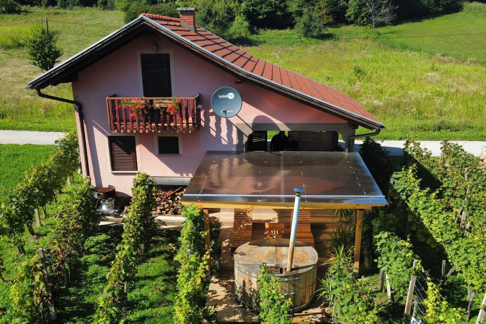 Harvest Horizon Holiday Home with Sauna - One Bedroom Holiday Home-Buitenlucht