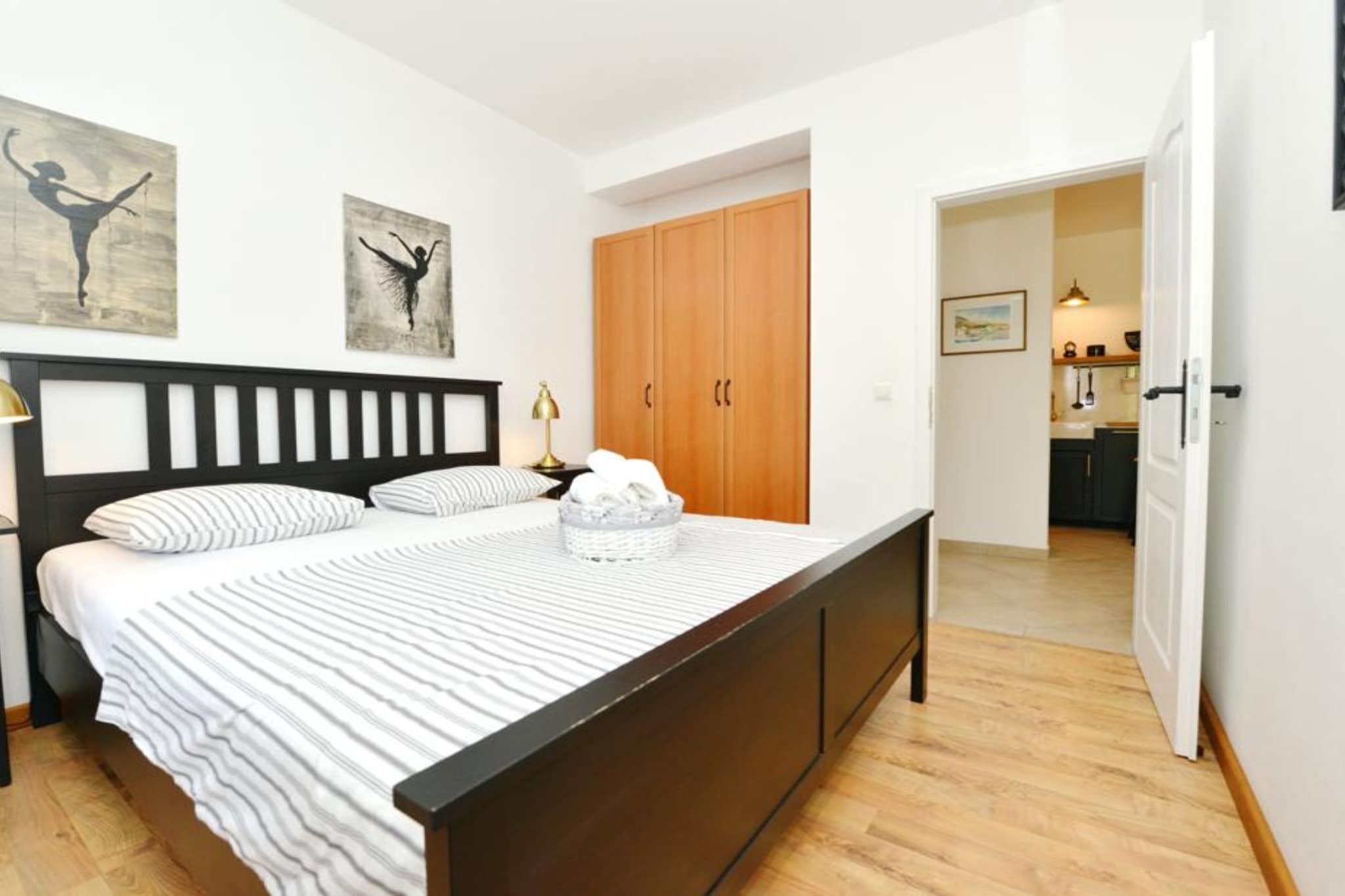 Two-Bedroom Apartment (Maslina)-Schlafzimmer