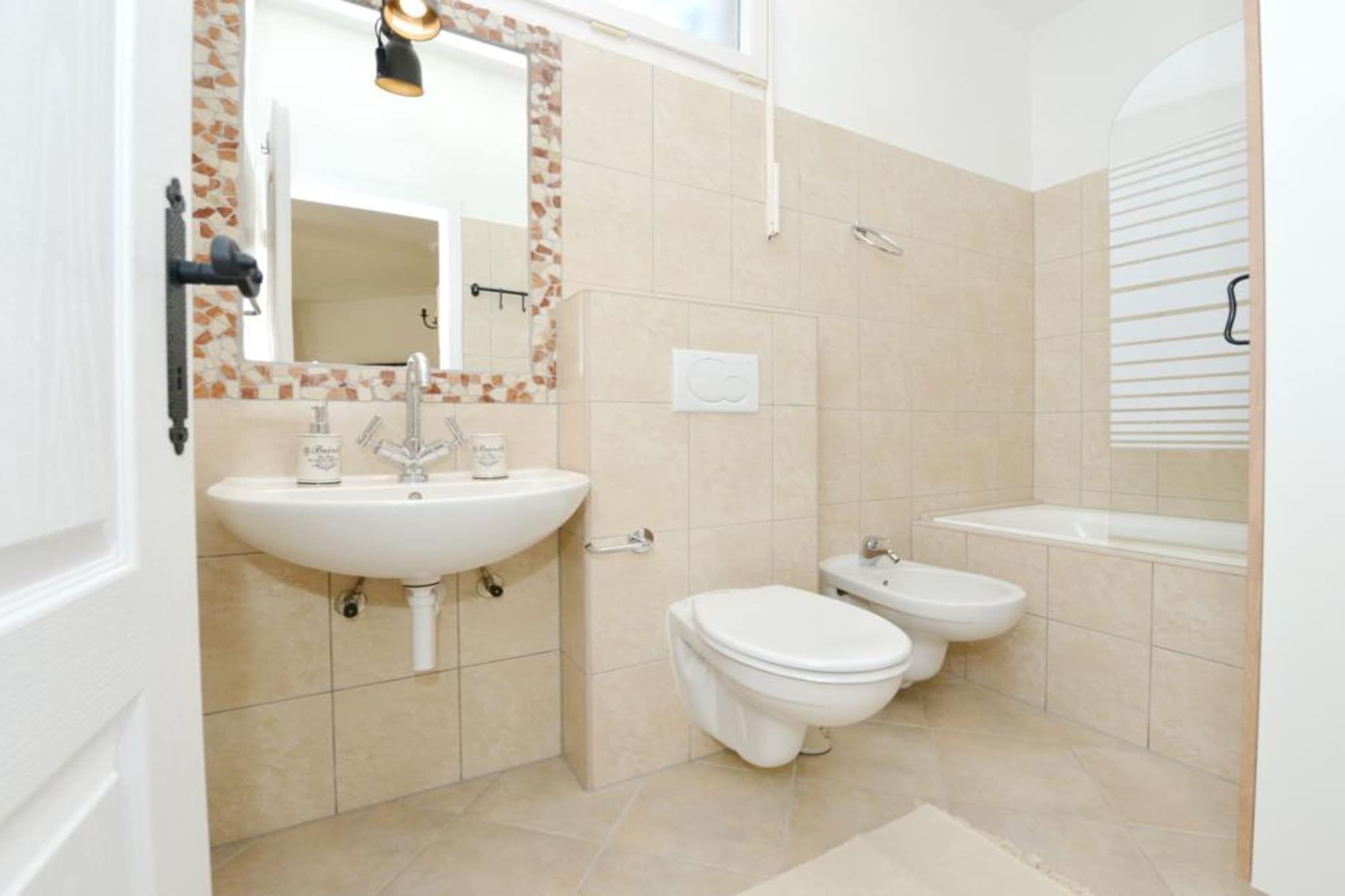 Two-Bedroom Apartment (Maslina)-Badezimmer