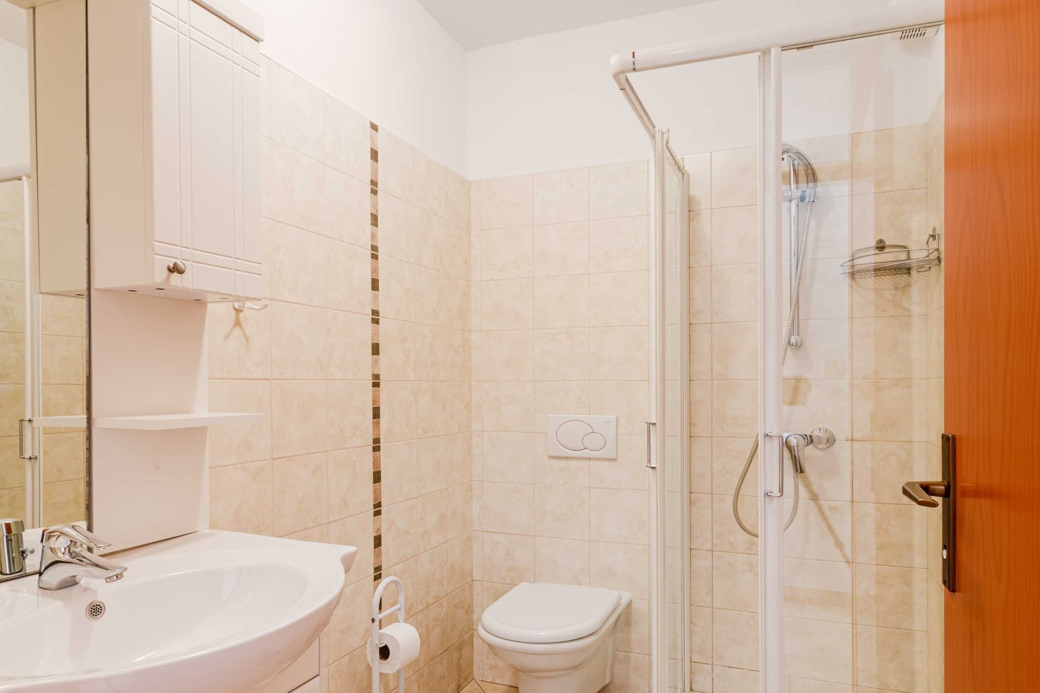Log pod Mangartom Amazing Apartment with Balcony - One Bedroom Apartment with Balcony-Salle de bain