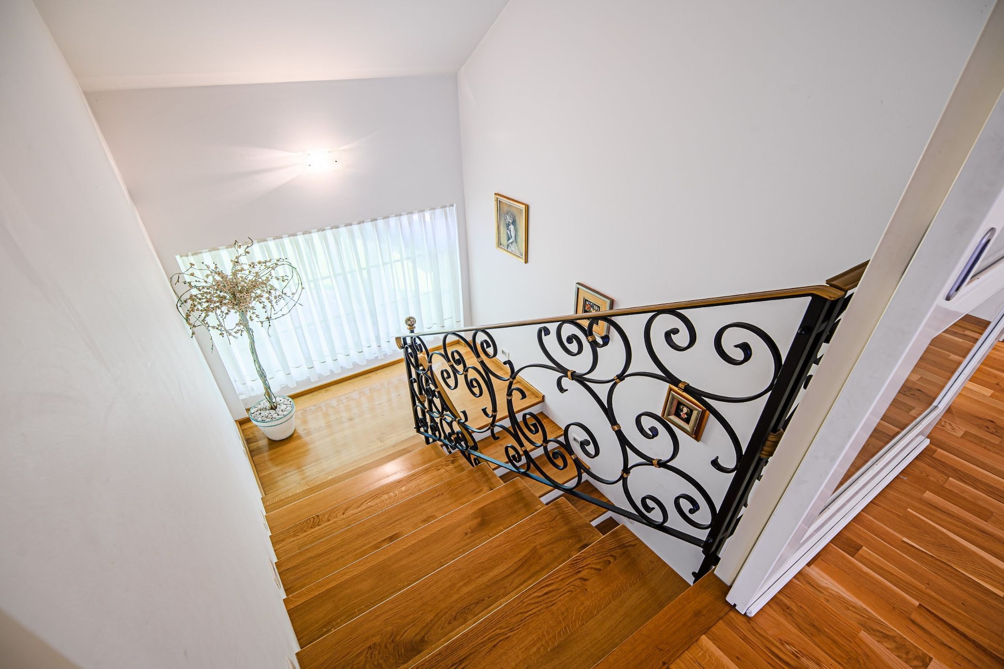 Stunning Rural Holiday Home with Garden and BBQ -  Four Bedroom Holiday Home-Trap