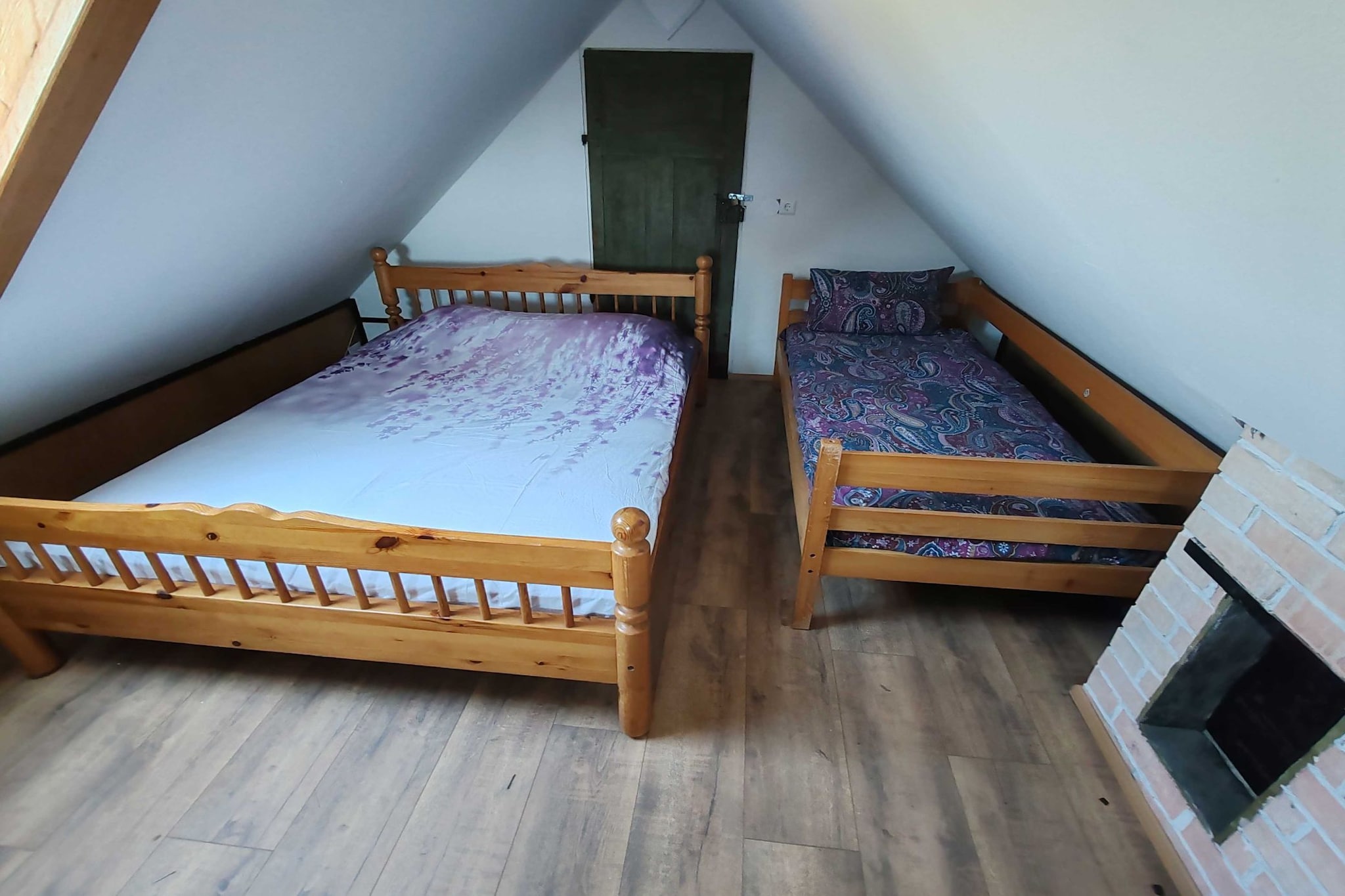 Riverside Unique and Tranquil Apartment - Three Bedroom Apartment-Bedroom