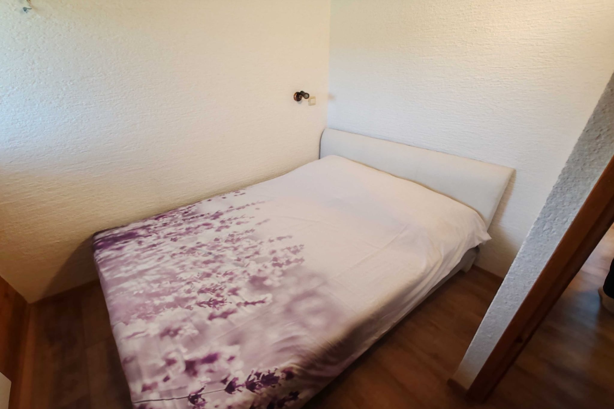 Riverside Unique and Tranquil Apartment - Three Bedroom Apartment-Bedroom