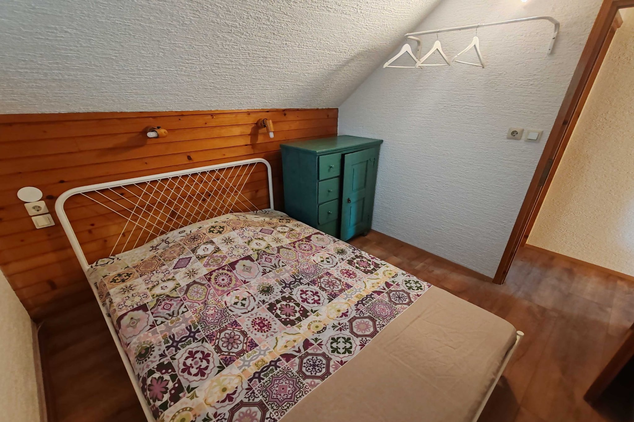 Riverside Unique and Tranquil Apartment - Three Bedroom Apartment-Bedroom