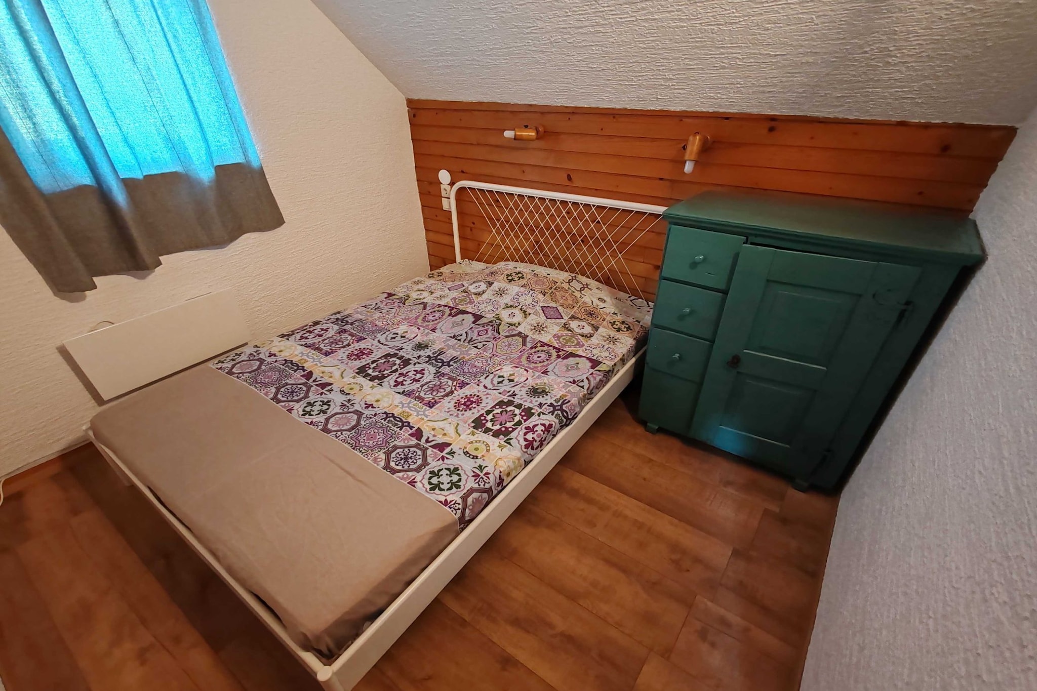 Riverside Unique and Tranquil Apartment - Three Bedroom Apartment-Bedroom