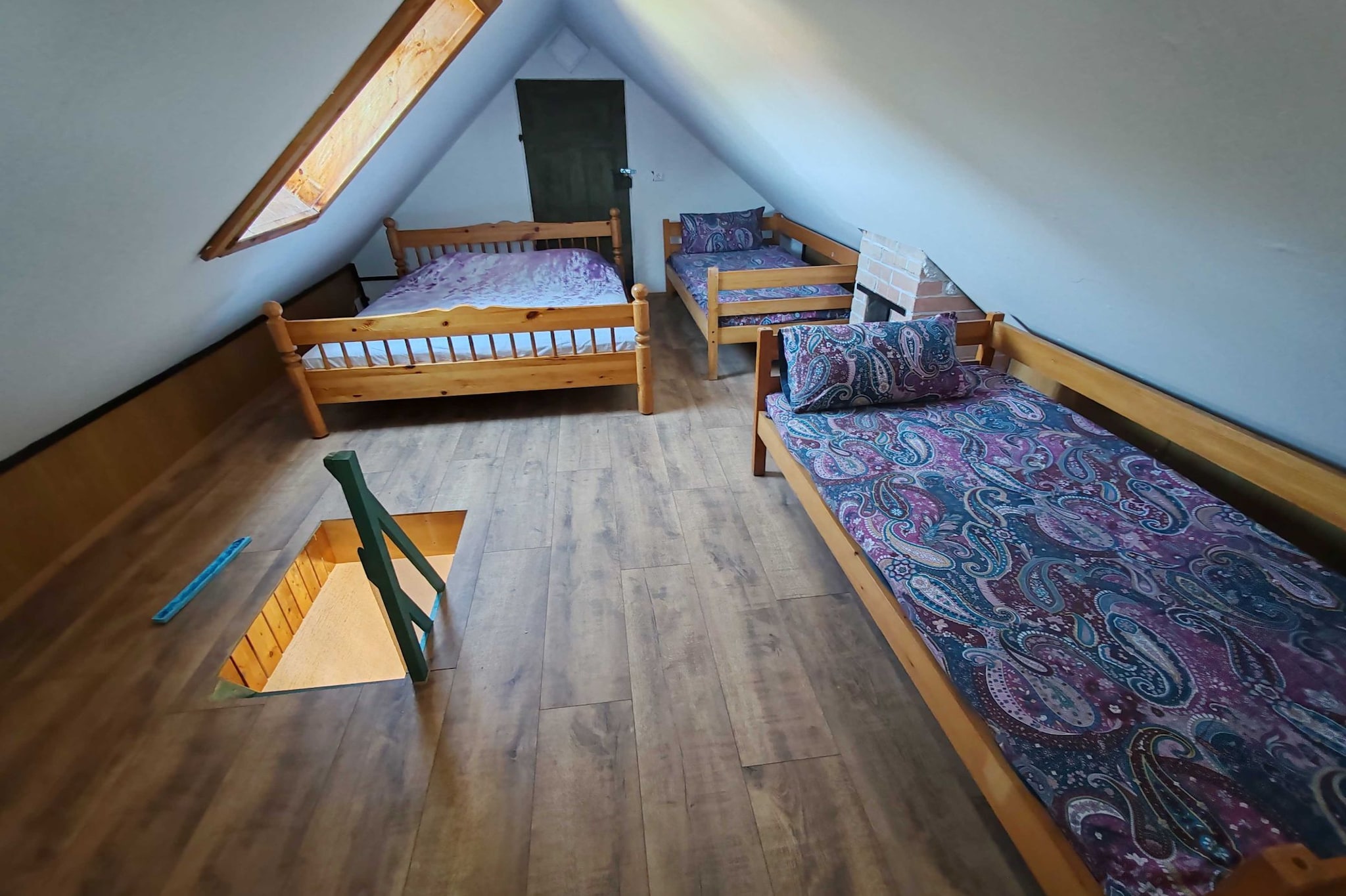 Riverside Unique and Tranquil Apartment - Three Bedroom Apartment-Bedroom