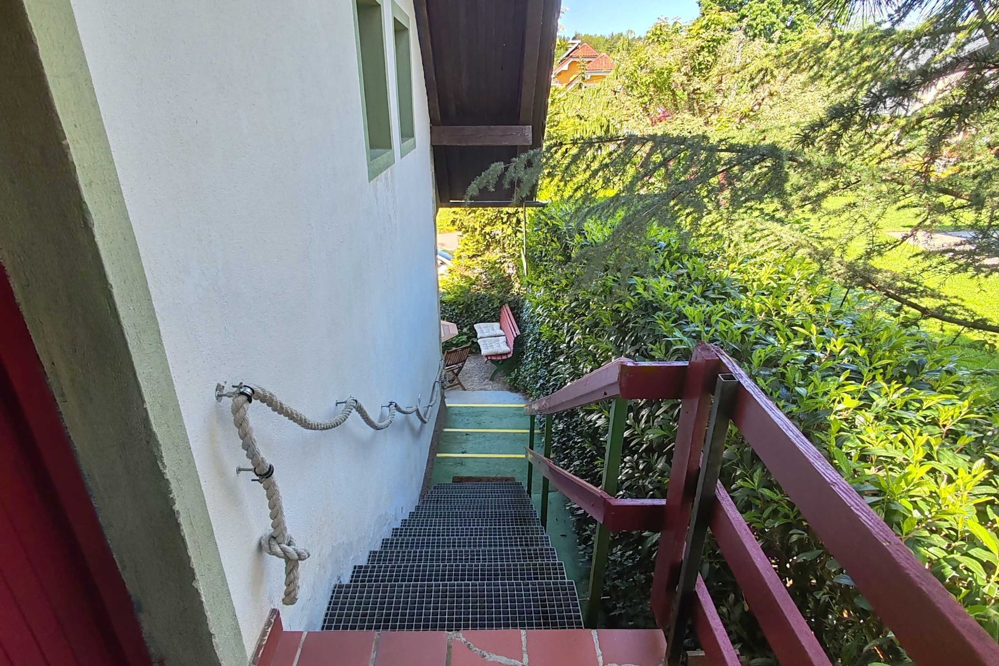 Riverside Unique and Tranquil Apartment - Three Bedroom Apartment-Stairs