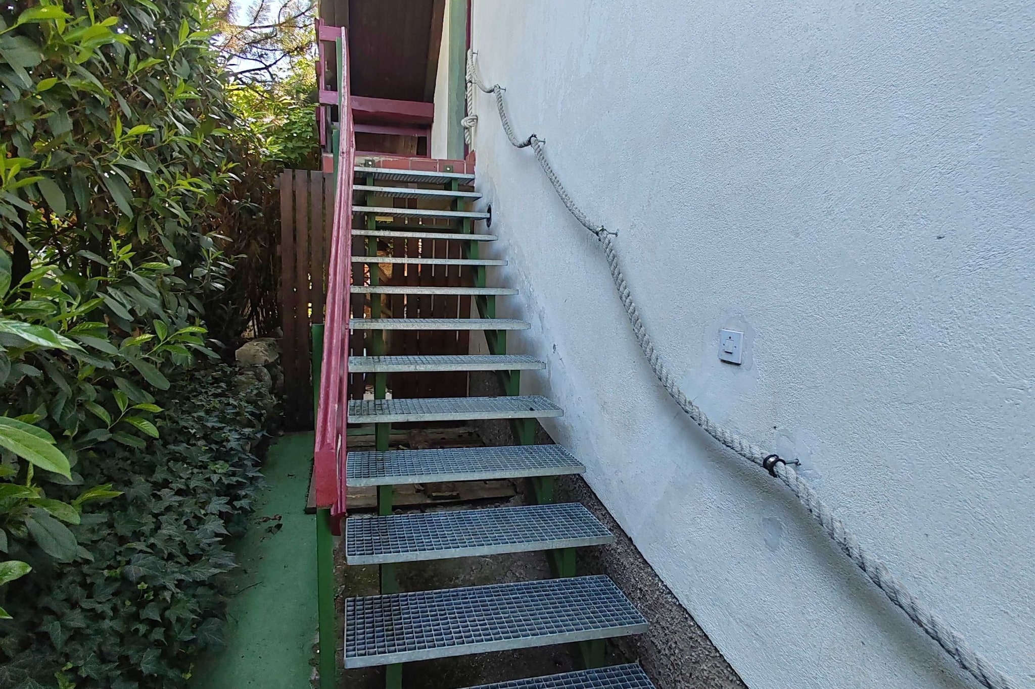 Riverside Unique and Tranquil Apartment - Three Bedroom Apartment-Stairs