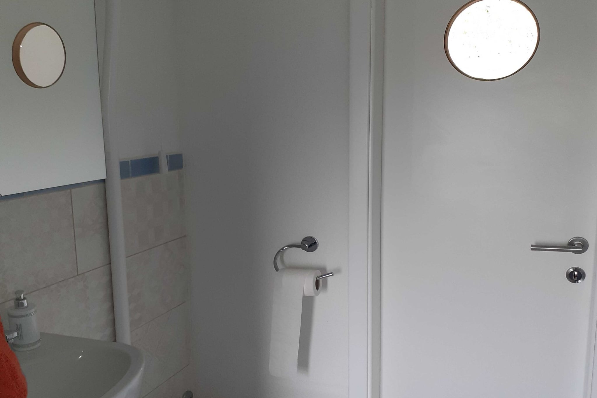 Secluded Authentic Apartment with Terrace - Studio Apartment with Terrace-Badkamer