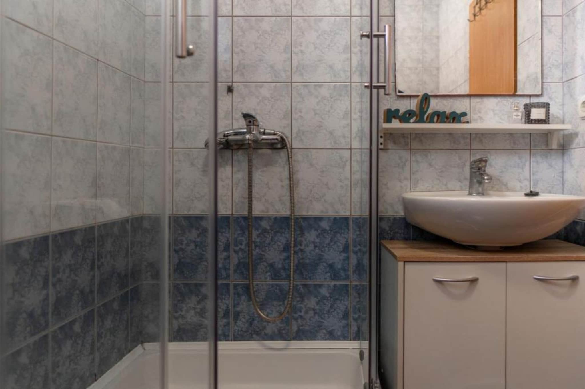 Two Bedroom Apartment 2 (Prizemlje)-Bathroom