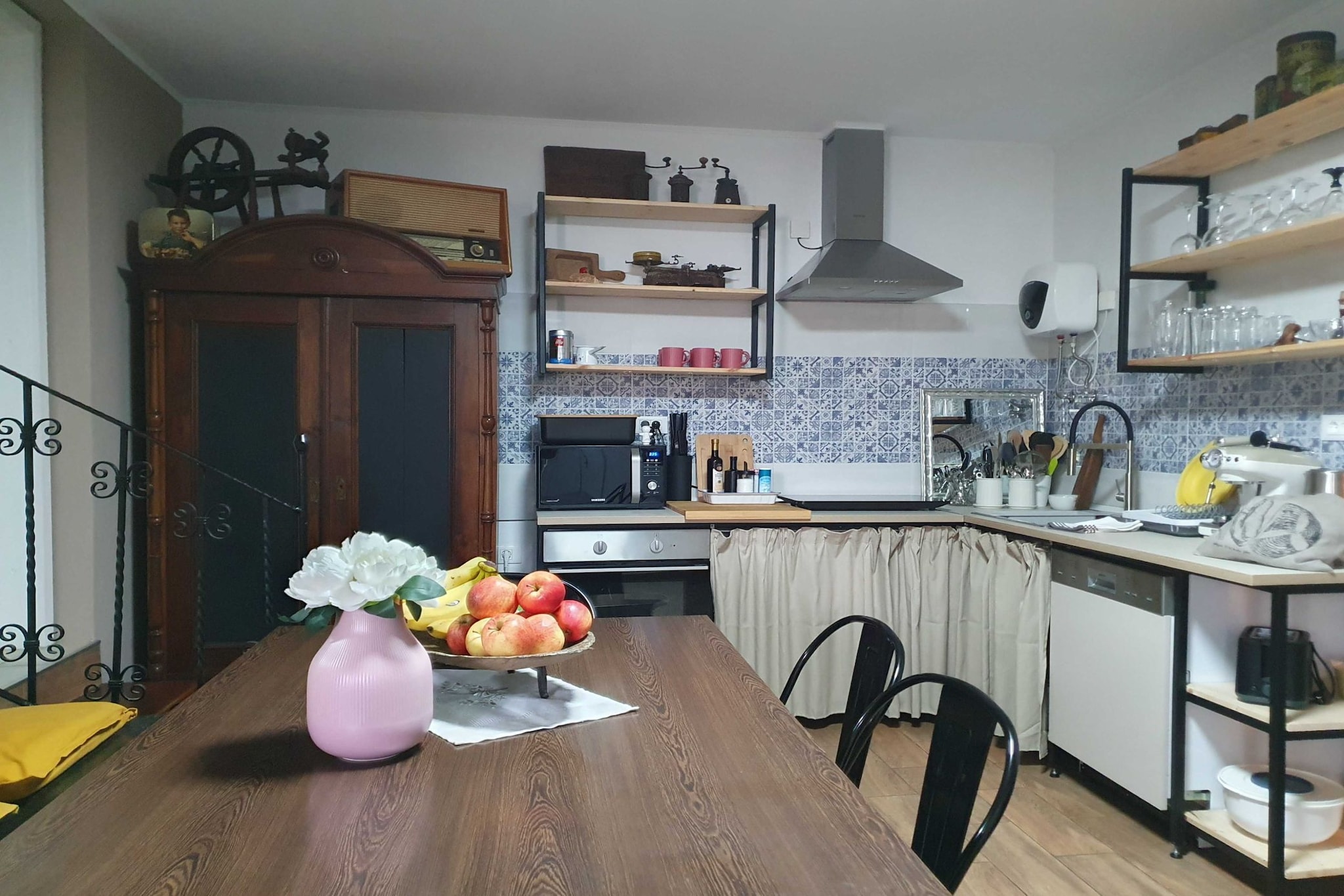 Bright and Sunny Apartment with Terrace - Two Bedroom Apartment with Terrace