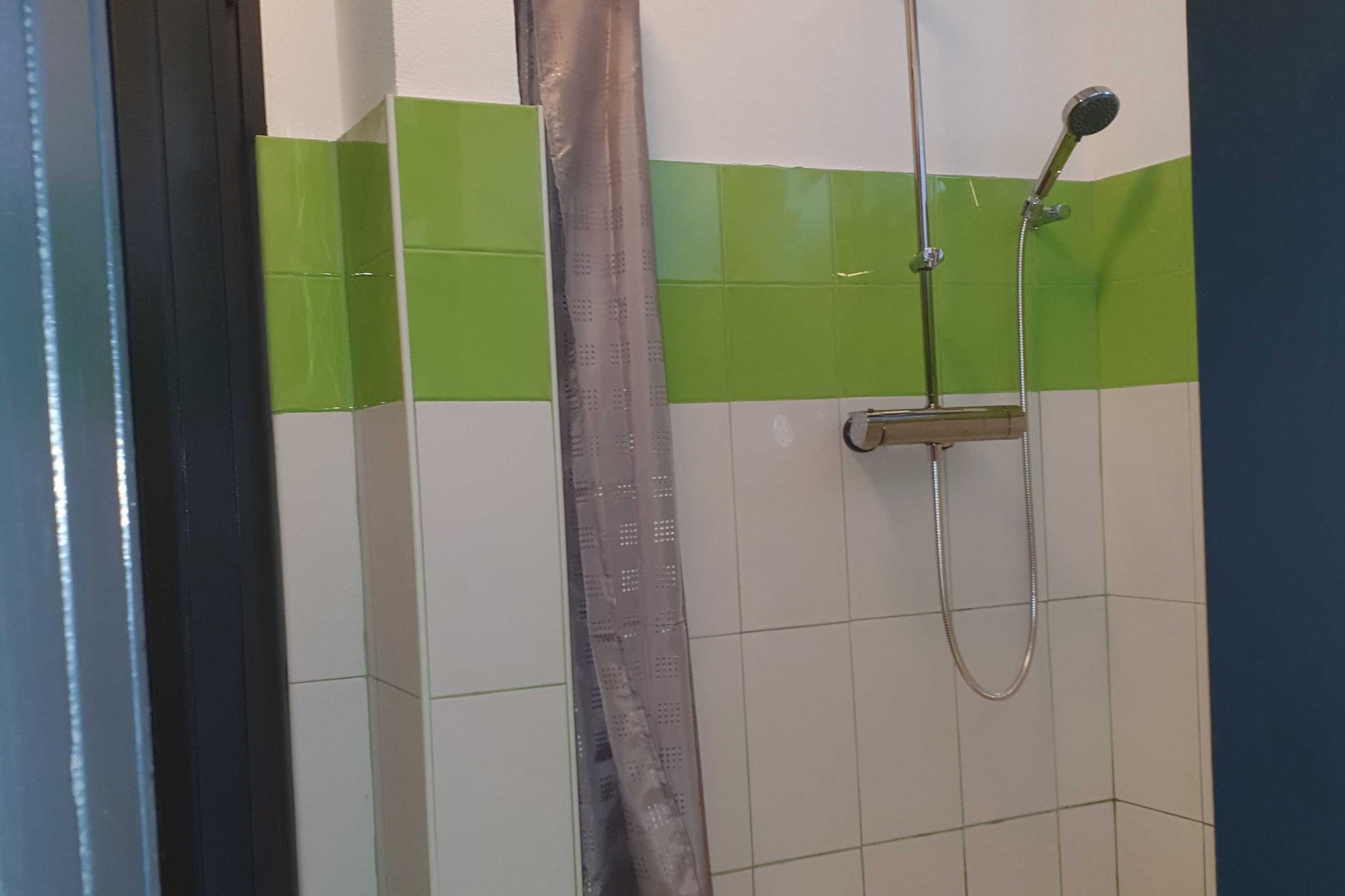 Bright and Sunny Apartment with Terrace - Two Bedroom Apartment with Terrace-Bathroom