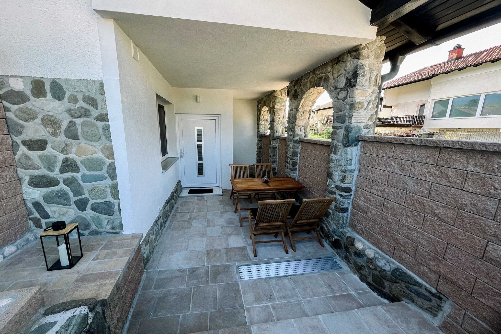Modern and Peaceful Apartment with Terrace - Two Bedroom Apartment with Terrace-Im Freien