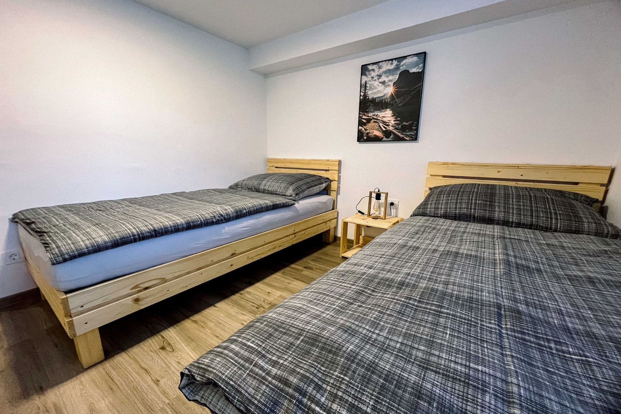 Modern and Peaceful Apartment with Terrace - Two Bedroom Apartment with Terrace-Schlafzimmer