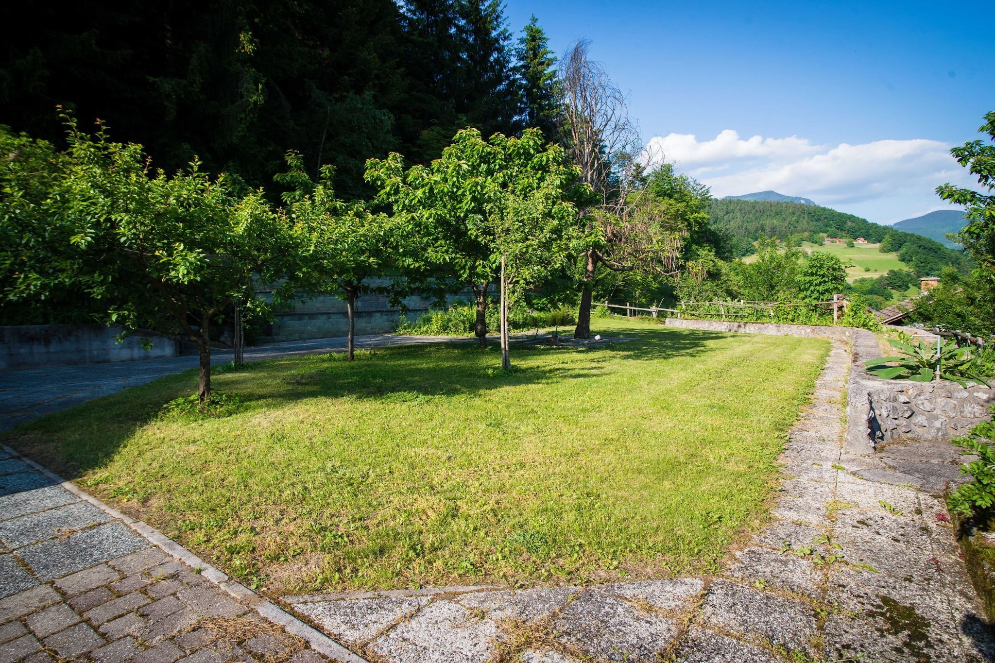 Rustic Authentic Holiday Home with Terrace and Wood Stove - Three Bedroom Holiday Home with Terrace-Extérieur