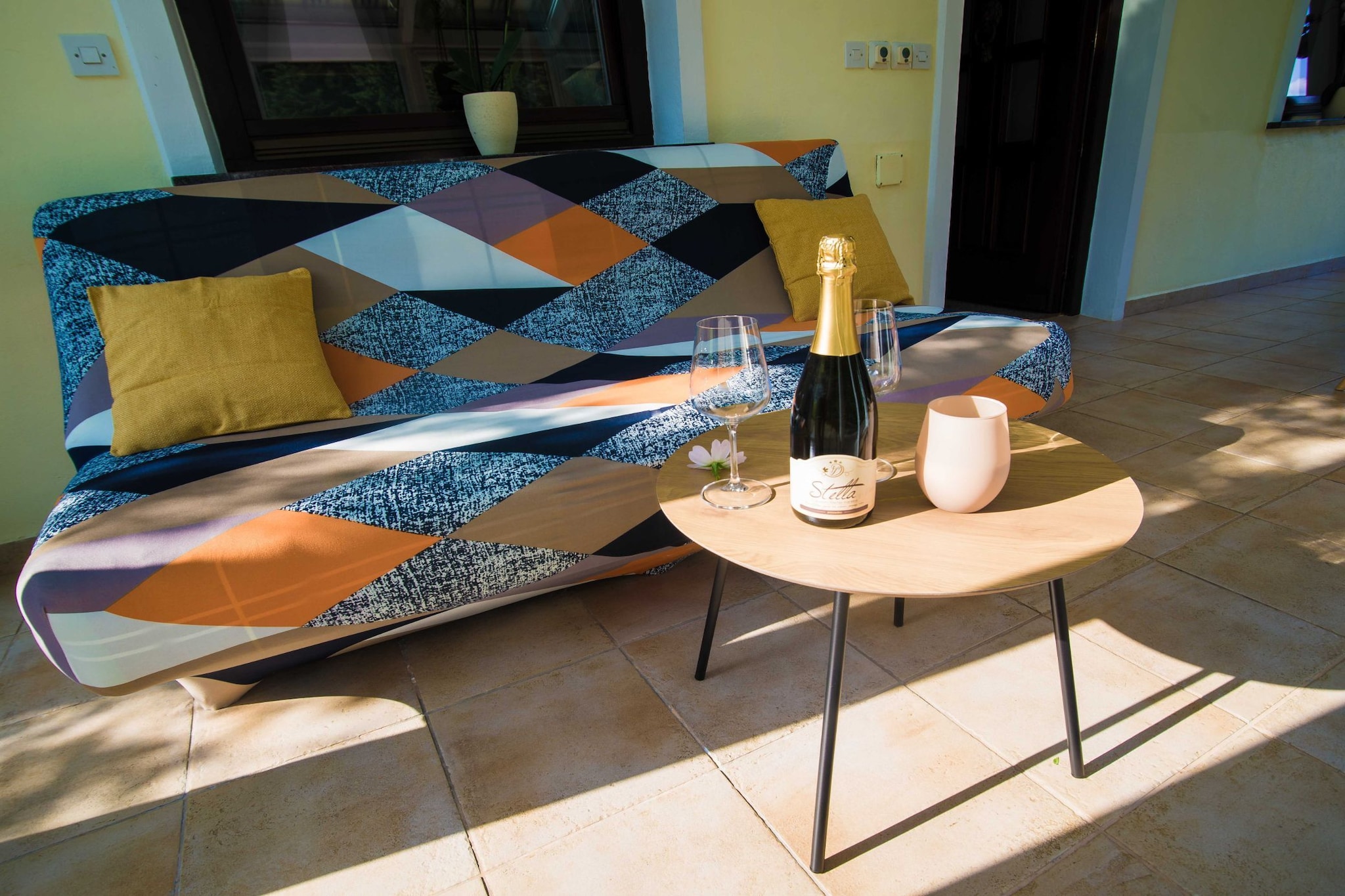Rustic Authentic Holiday Home with Terrace and Wood Stove - Three Bedroom Holiday Home with Terrace-Salle à manger