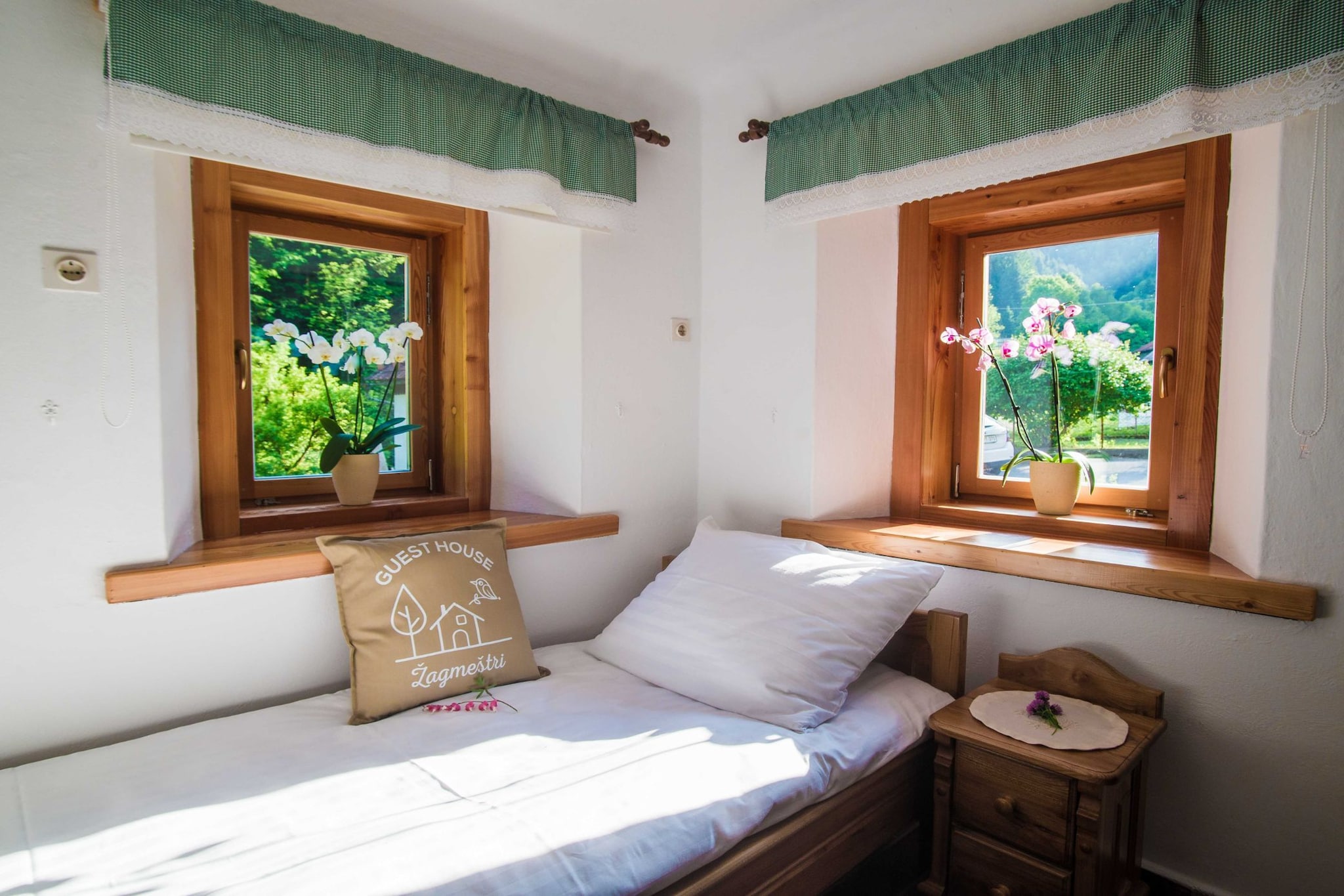 Rustic Authentic Holiday Home with Terrace and Wood Stove - Three Bedroom Holiday Home with Terrace-Chambre