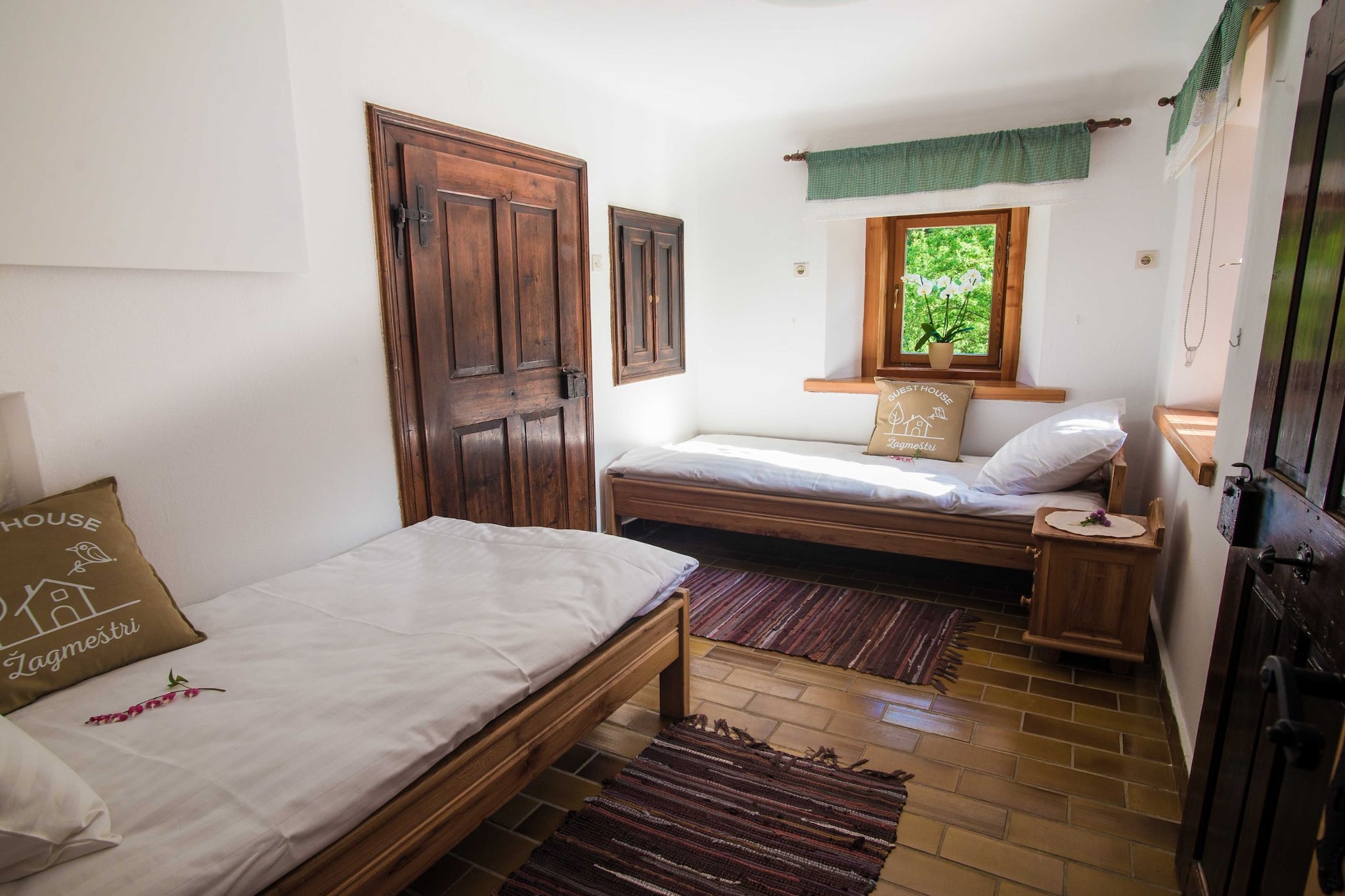 Rustic Authentic Holiday Home with Terrace and Wood Stove - Three Bedroom Holiday Home with Terrace-Chambre