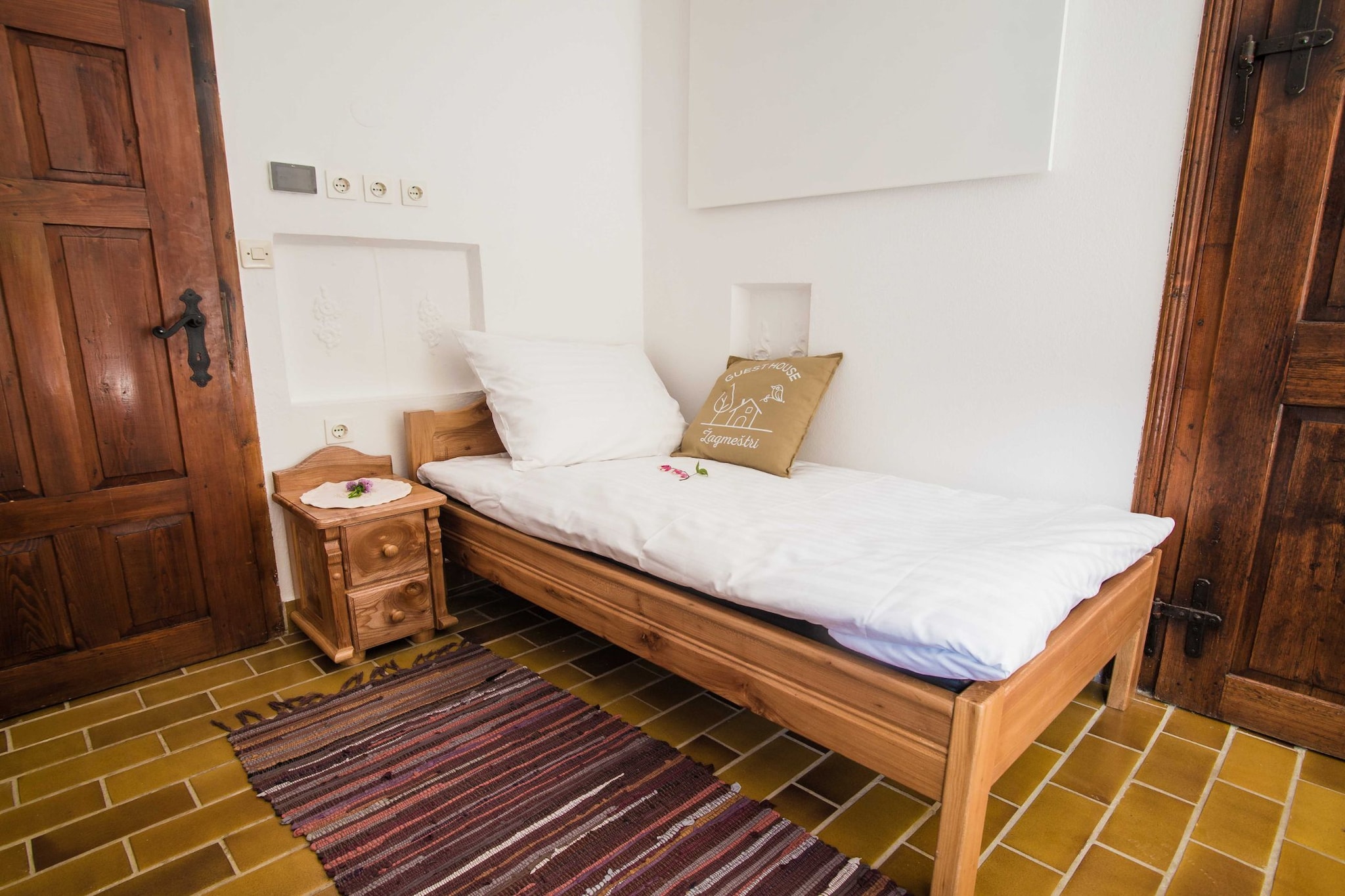Rustic Authentic Holiday Home with Terrace and Wood Stove - Three Bedroom Holiday Home with Terrace-Chambre