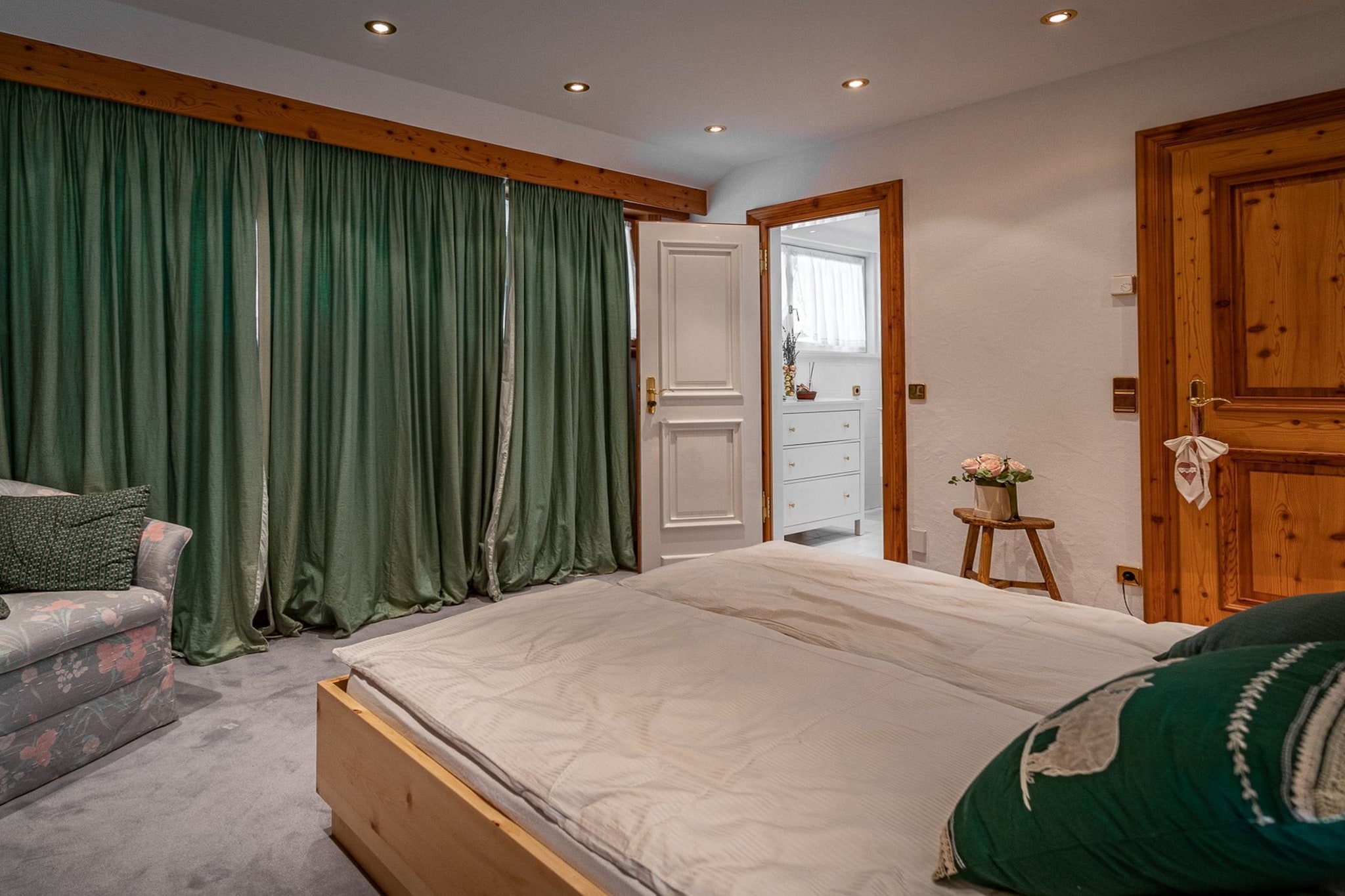 Bad Kleinkirchheim Lush and Spacious Villa with Indoor Pool and Wellness - Seven Bedroom Villa-Bedroom