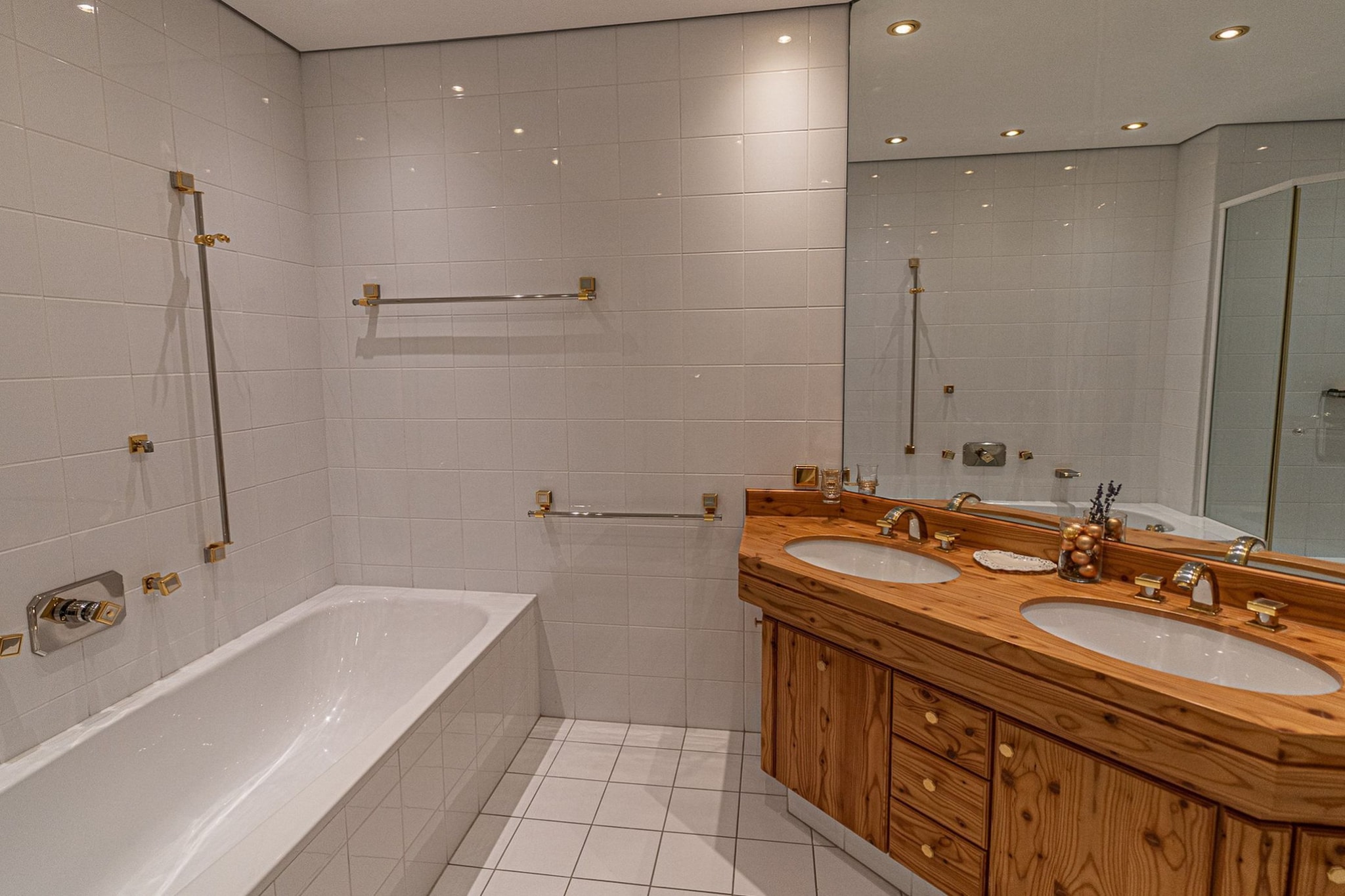 Bad Kleinkirchheim Lush and Spacious Villa with Indoor Pool and Wellness - Seven Bedroom Villa-Bathroom
