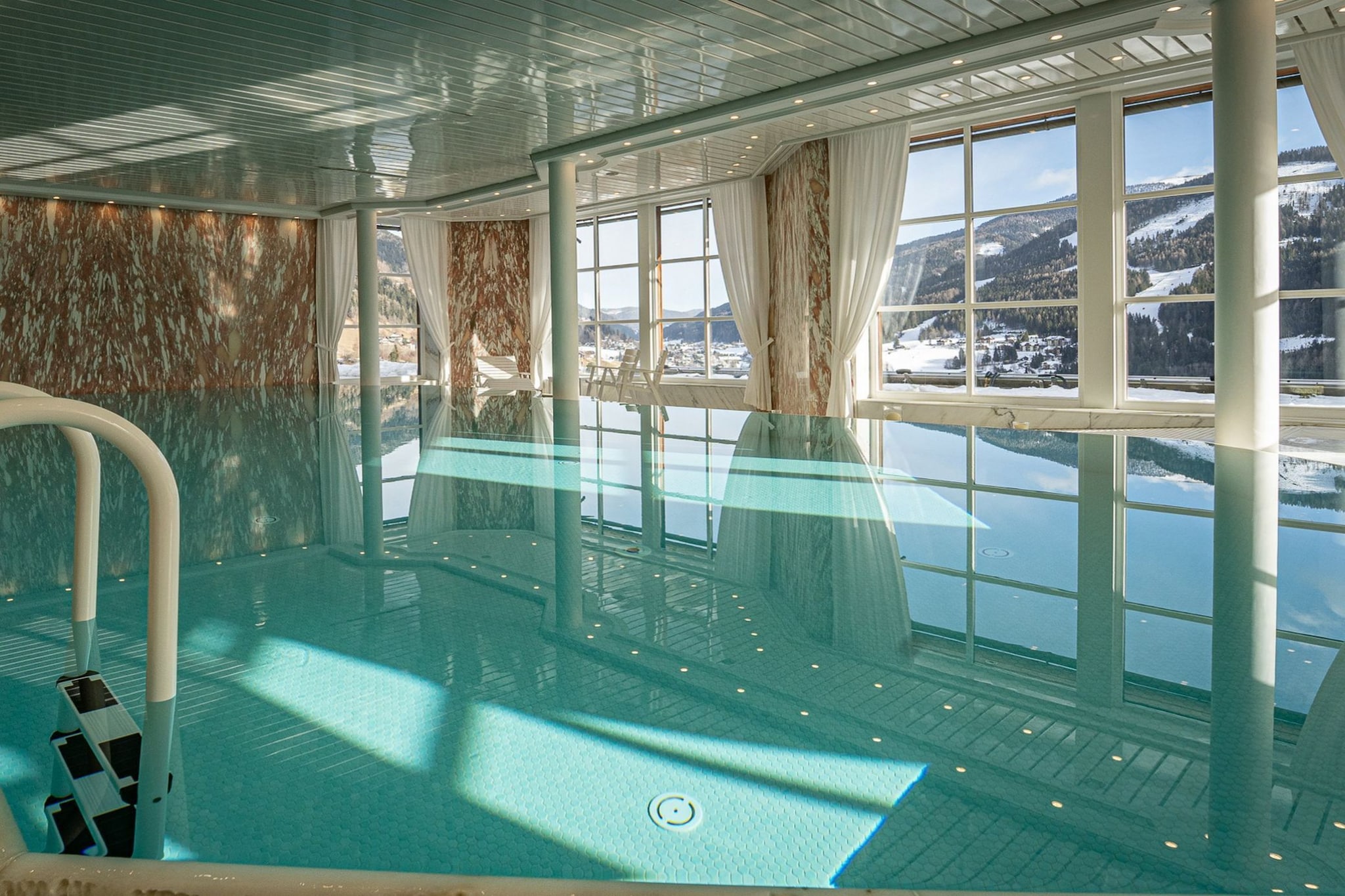 Bad Kleinkirchheim Lush and Spacious Villa with Indoor Pool and Wellness - Seven Bedroom Villa-Swimming pool