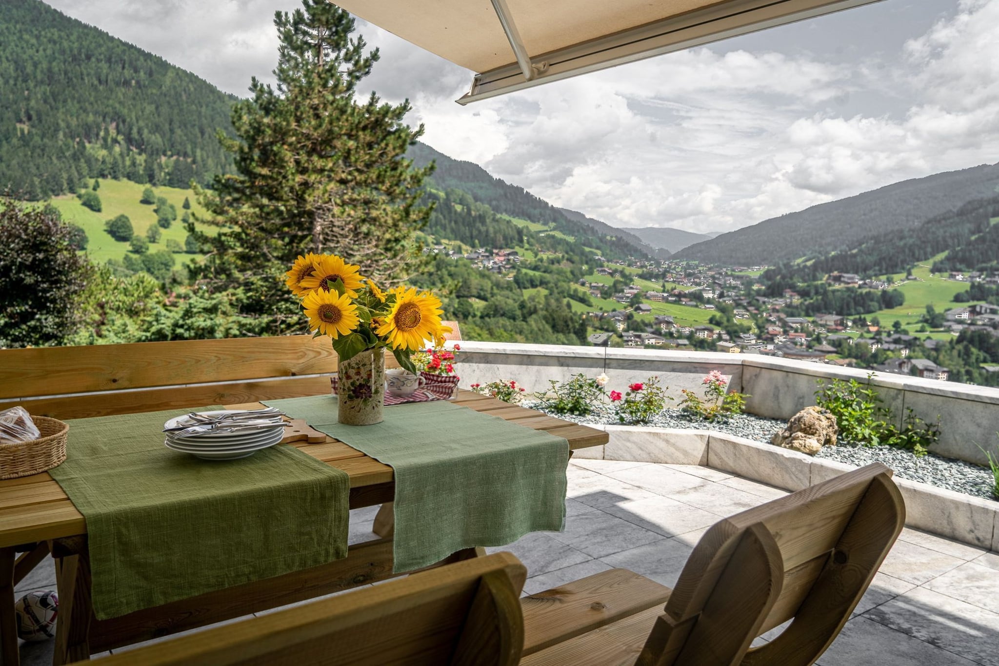 Bad Kleinkirchheim Lush and Spacious Villa with Indoor Pool and Wellness - Seven Bedroom Villa-Terrace