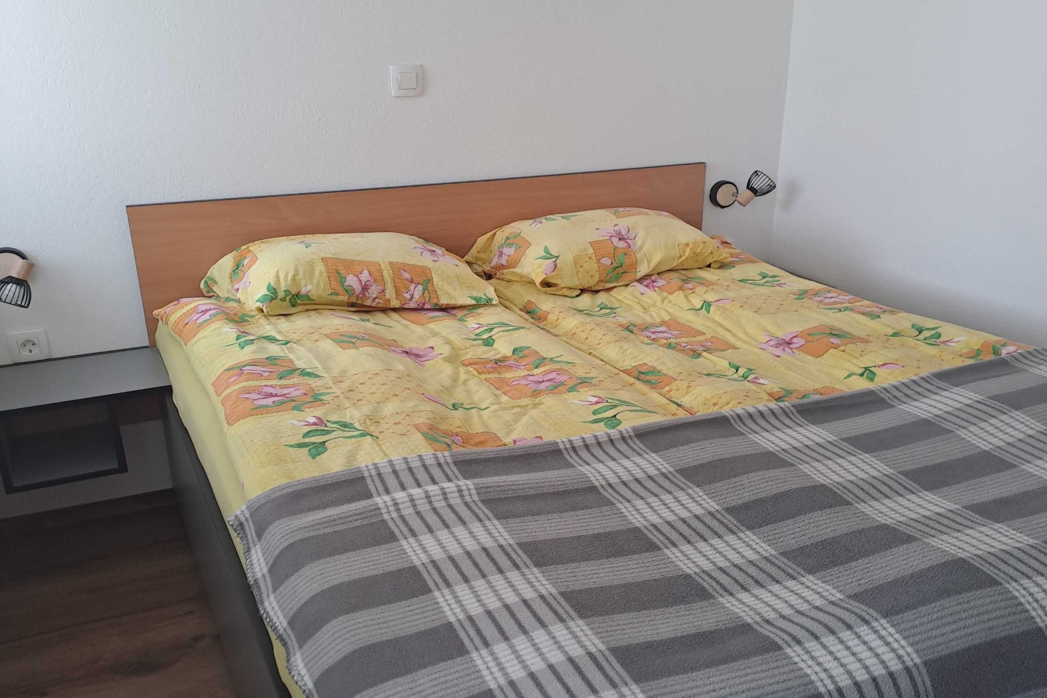 Modern Apartment with Terrace near Kranjska Gora Ski Slope - One Bedroom Apartment with Terrace-Slaapkamer