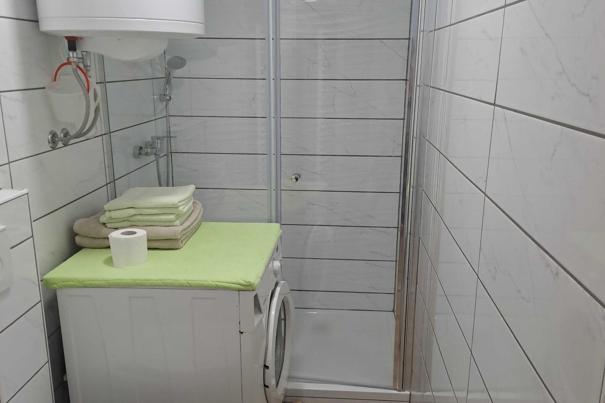 Modern Apartment with Terrace near Kranjska Gora Ski Slope - One Bedroom Apartment with Terrace-Badkamer