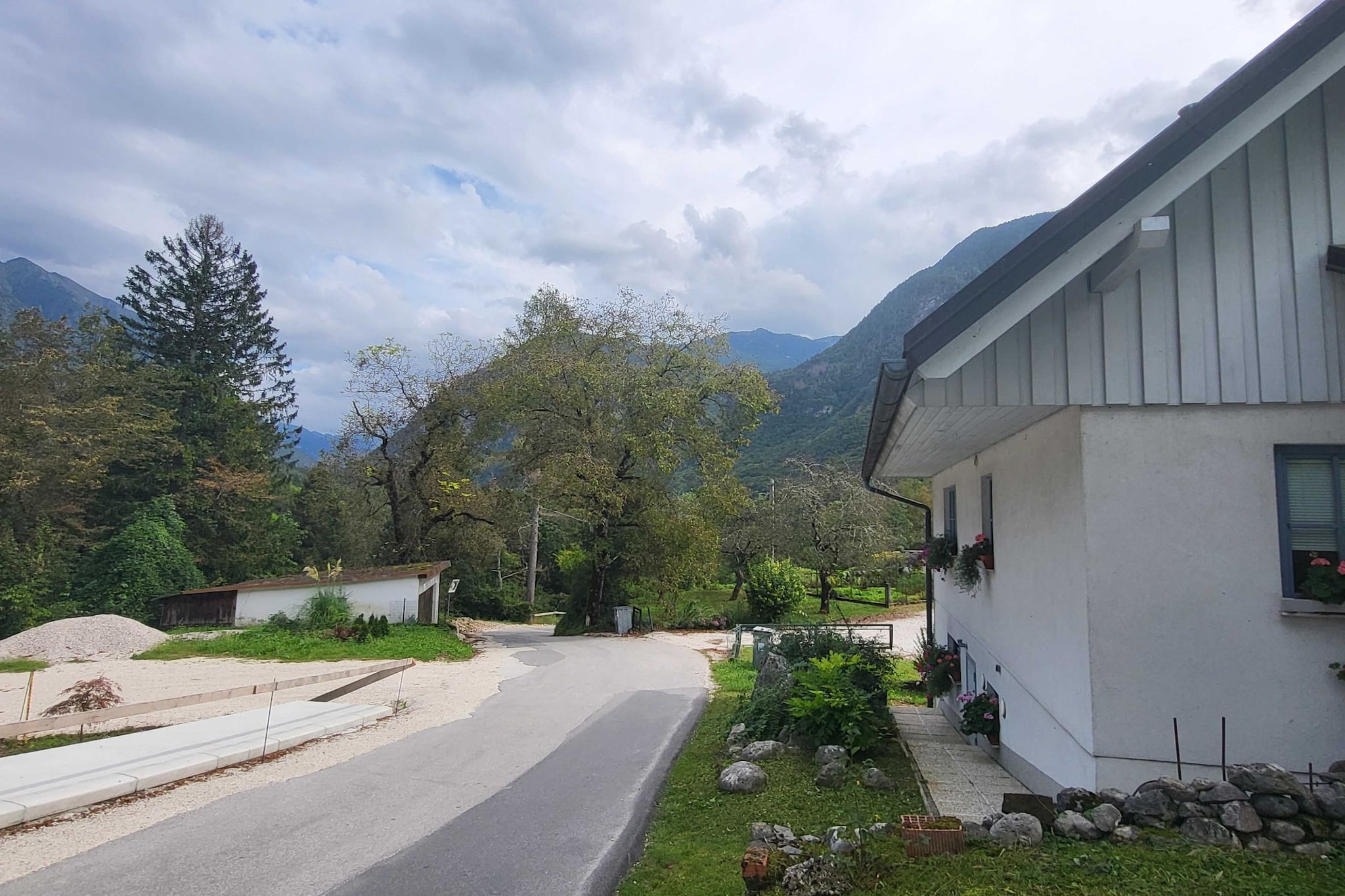 Bovec Comfortable Apartment with Mountain View - One Bedroom Apartment with Mountain View-Extérieur