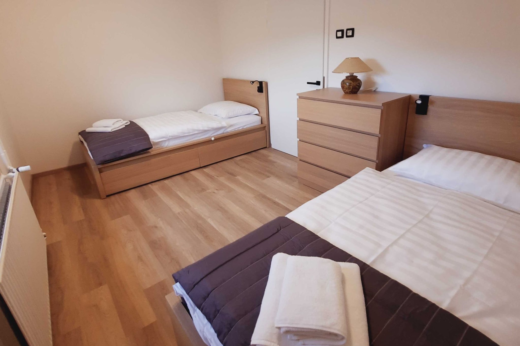 Rob Picturesque and Cozy Apartment with Balcony - Two Bedroom Apartment with Balcony