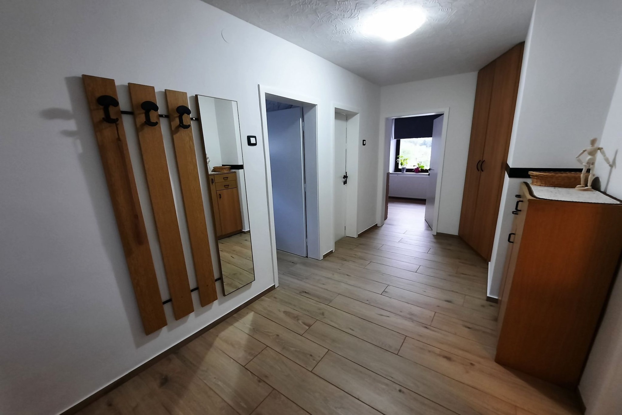 Rob Picturesque and Cozy Apartment with Balcony - Two Bedroom Apartment with Balcony-Binnen