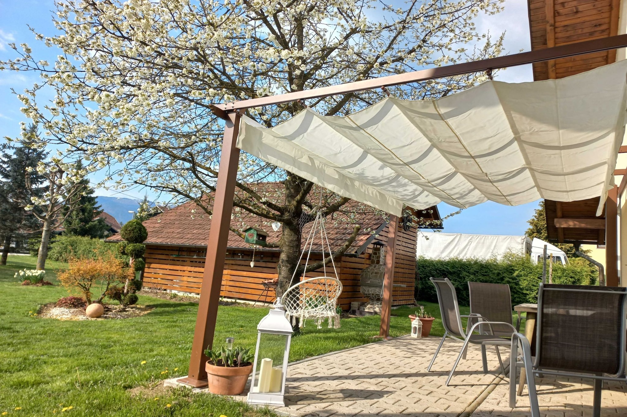 Sunny and Comfortable Apartment with Terrace and Garden - Two Bedroom Apartment with Terrace-Extérieur