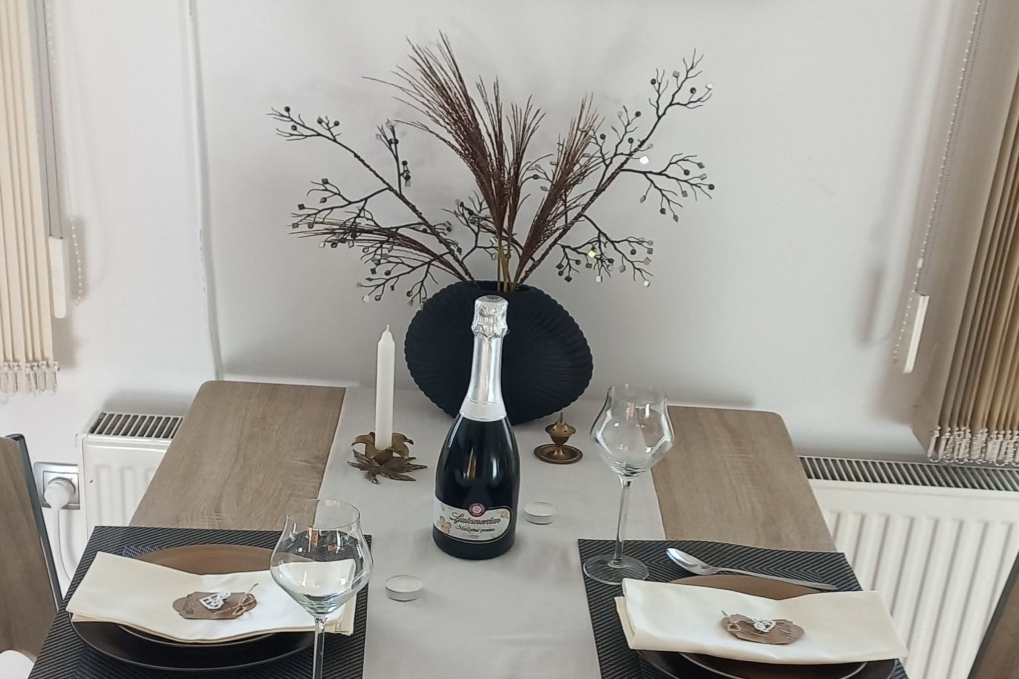 Sunny and Comfortable Apartment with Terrace and Garden - Two Bedroom Apartment with Terrace-Salle à manger