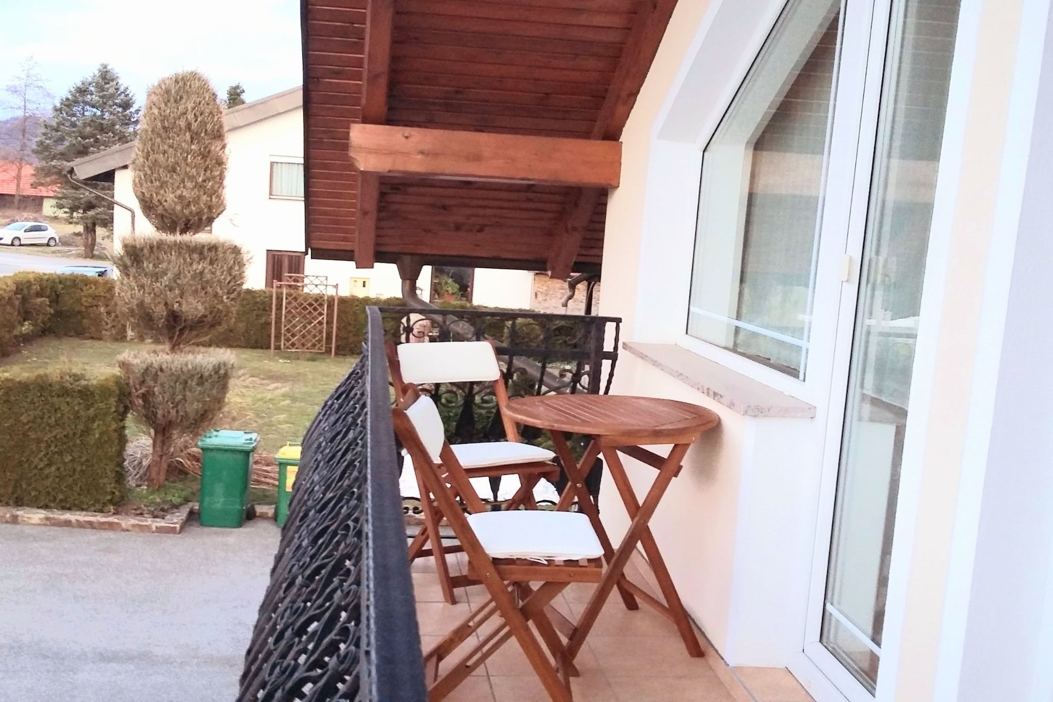 Sunny and Comfortable Apartment with Terrace and Garden - Two Bedroom Apartment with Terrace-Terrasse / balcon