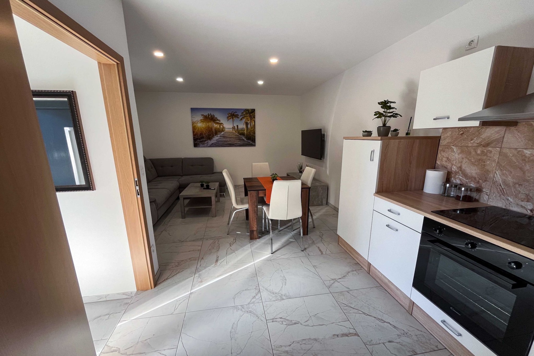 Delightful Cozy Riverside Apartment - One Bedroom Apartment with Terrace-Küche