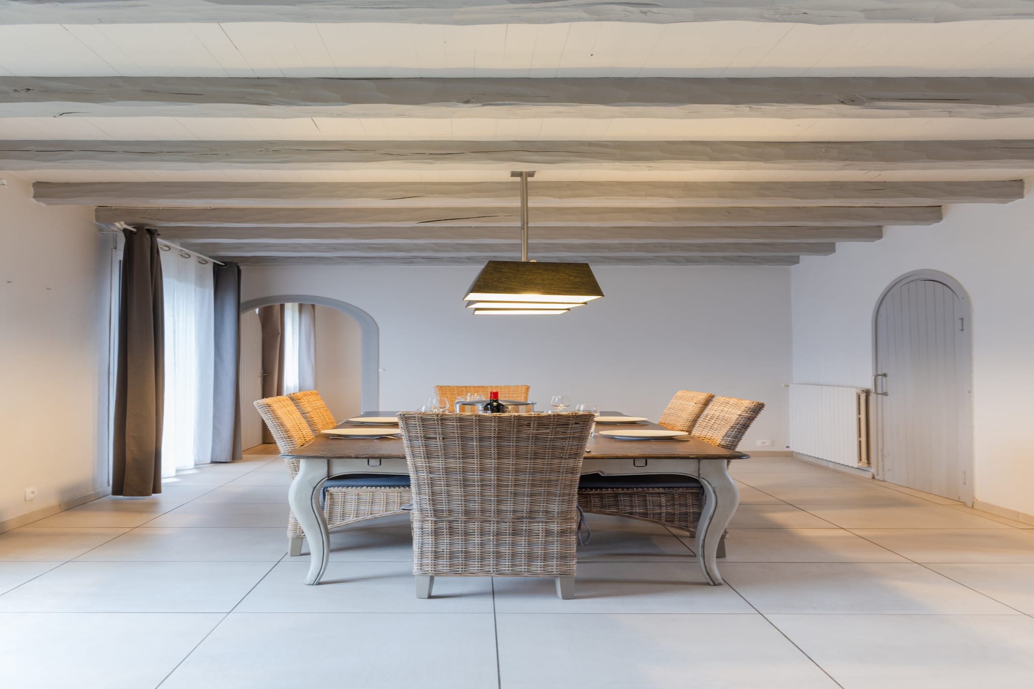 Ground floor: (Living room(TV(satellite), dining table, fireplace, seating area), open kitchen(electric kettle, toaster, coffee machine, oven, microwave, dishwasher, fridge, freezer, Juicer, dishes and cutlery), bedroom(double bed), bathroom(shower), toilet(toilet), Internet access)\n\nOn the 1st floor: (bedroom(double bed), bedroom(double bed), bathroom(bath tub), toilet(toilet))\n\nGarden Furniture , tumble dryer, washing machine, heating(central), terrace, garden, BBQ, parking, iron, hairdryer