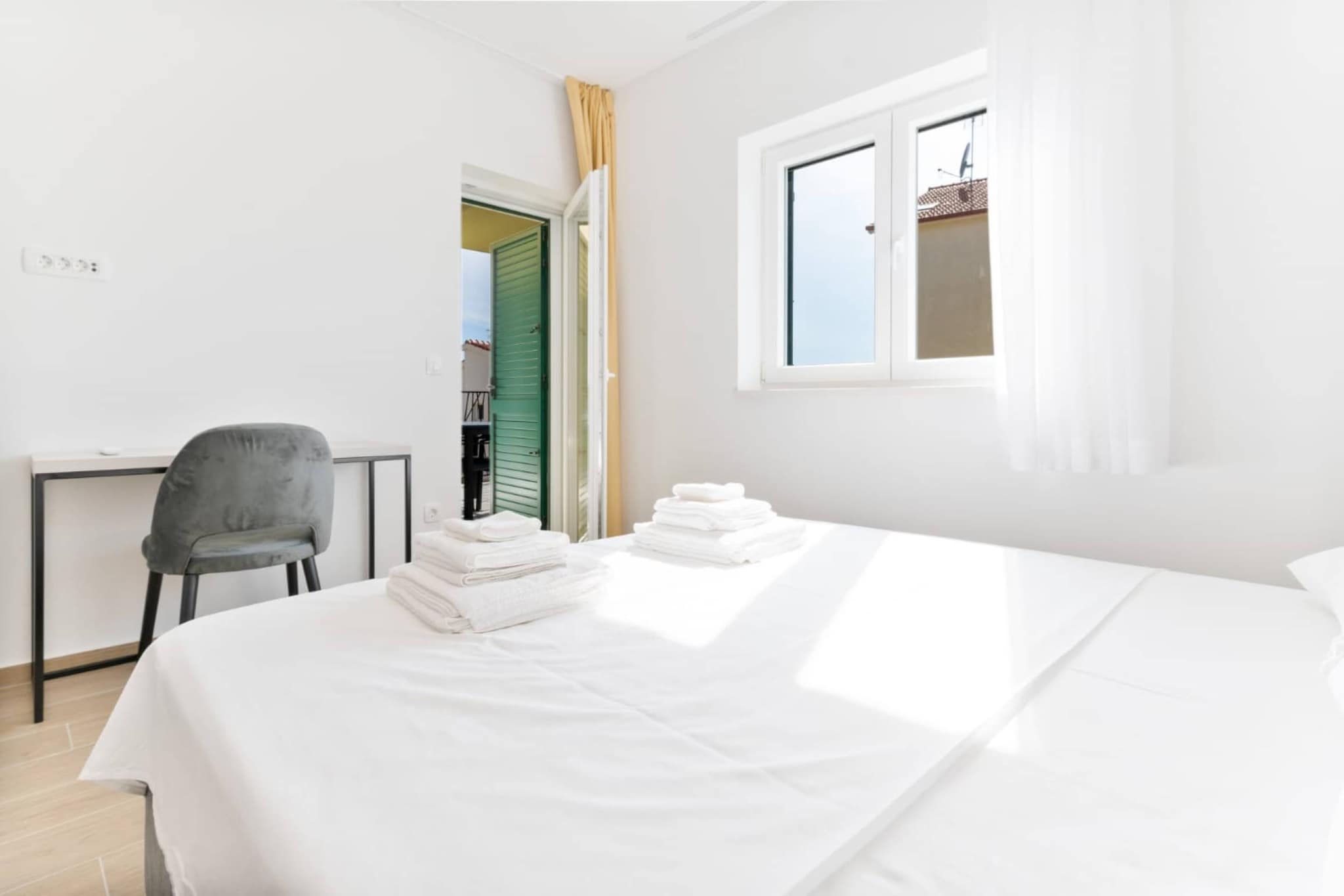Luxury Living at Horizon Retreat - Comfort Two Bedroom Apartment  (owner Central S4)-Schlafzimmer