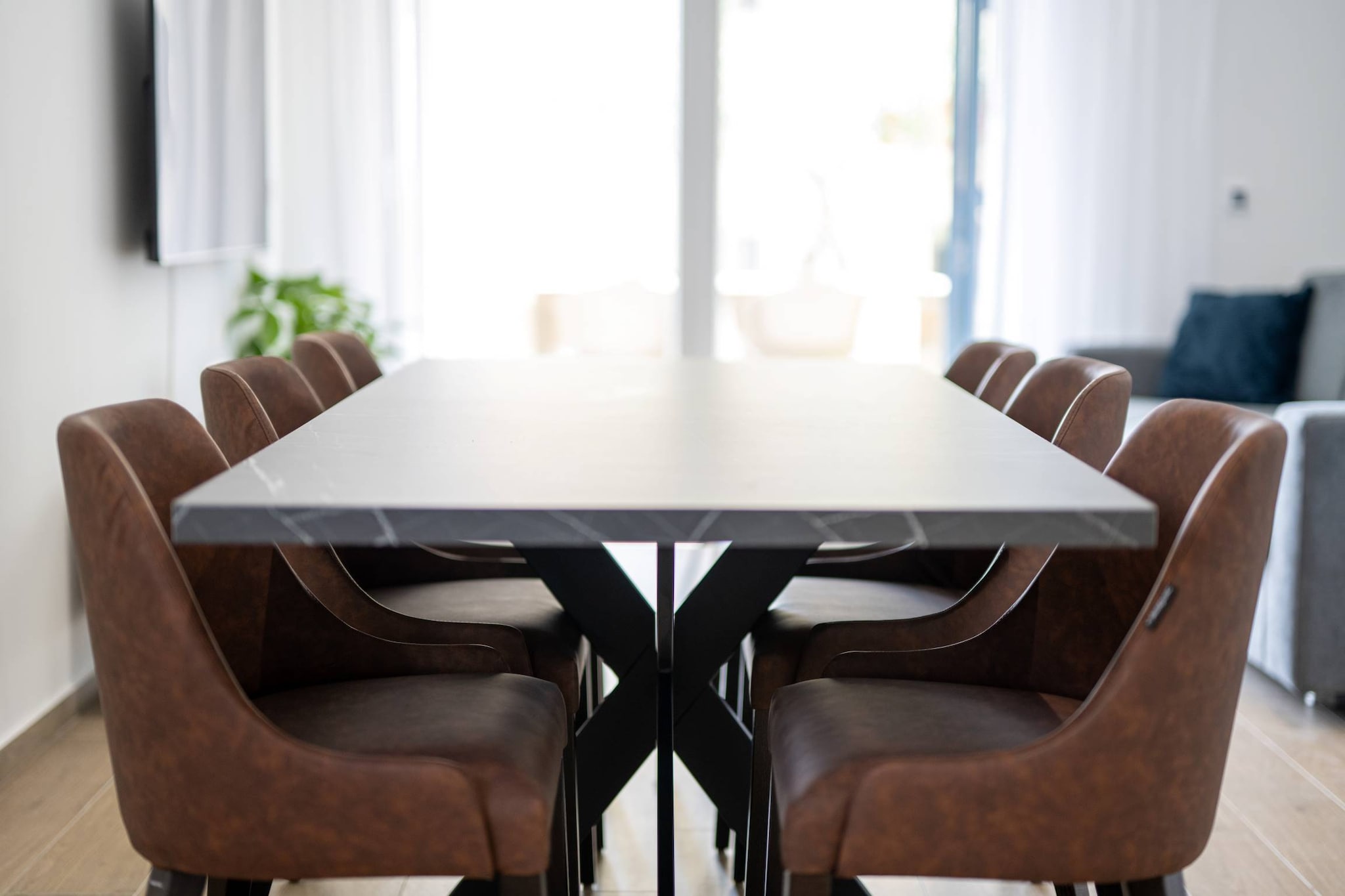 Luxury Living at Horizon Retreat - Premium Two Bedroom Apartment (owner West S5)-Dining room