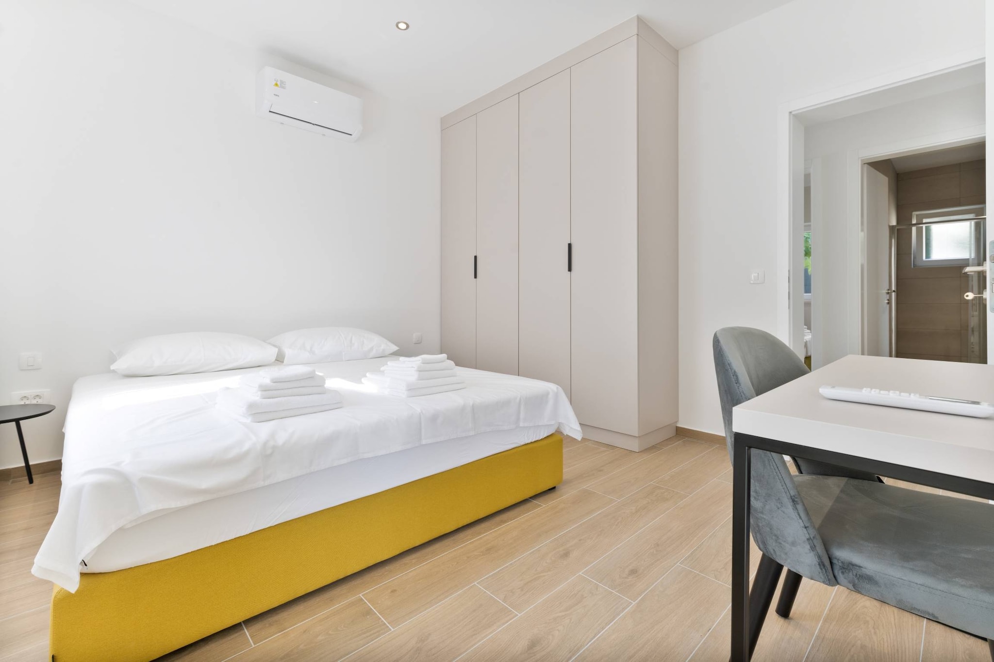 Luxury Living at Horizon Retreat - Premium Two Bedroom Apartment (owner West S5)