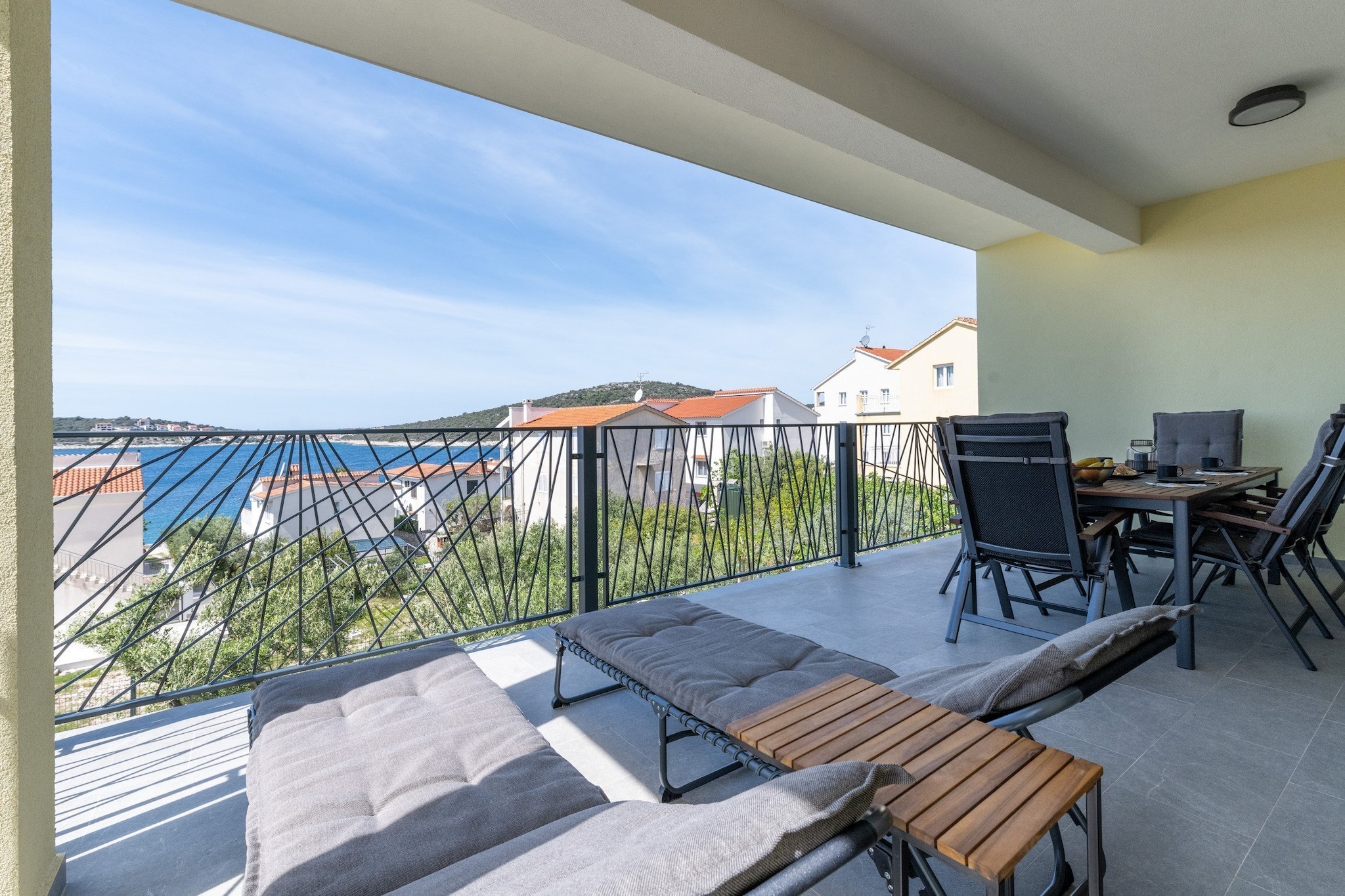Luxury Living at Horizon Retreat - Deluxe Two Bedroom Apartment (owner  West S6)-Terrace balcony