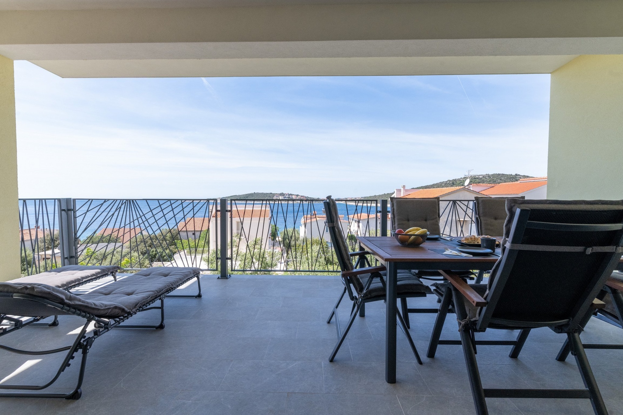 Luxury Living at Horizon Retreat - Deluxe Two Bedroom Apartment (owner  West S6)-Terrace balcony