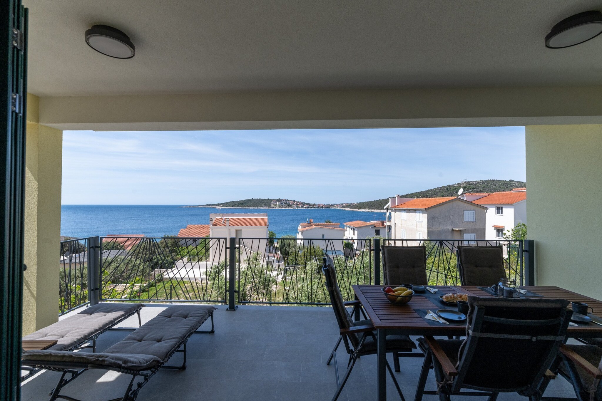 Luxury Living at Horizon Retreat - Deluxe Two Bedroom Apartment (owner  West S6)-Terrace balcony