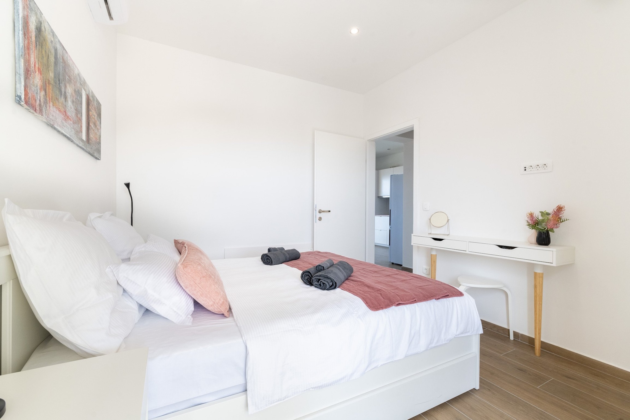 Luxury Living at Horizon Retreat - Deluxe Two Bedroom Apartment (owner  West S6)-Bedroom