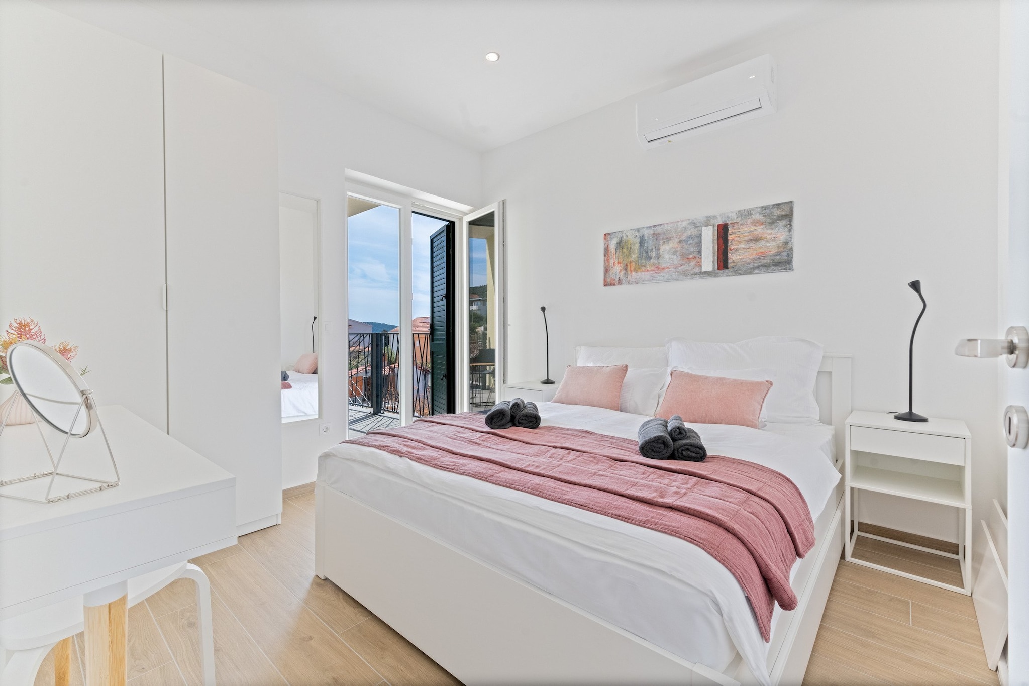 Luxury Living at Horizon Retreat - Deluxe Two Bedroom Apartment (owner  West S6)-Bedroom