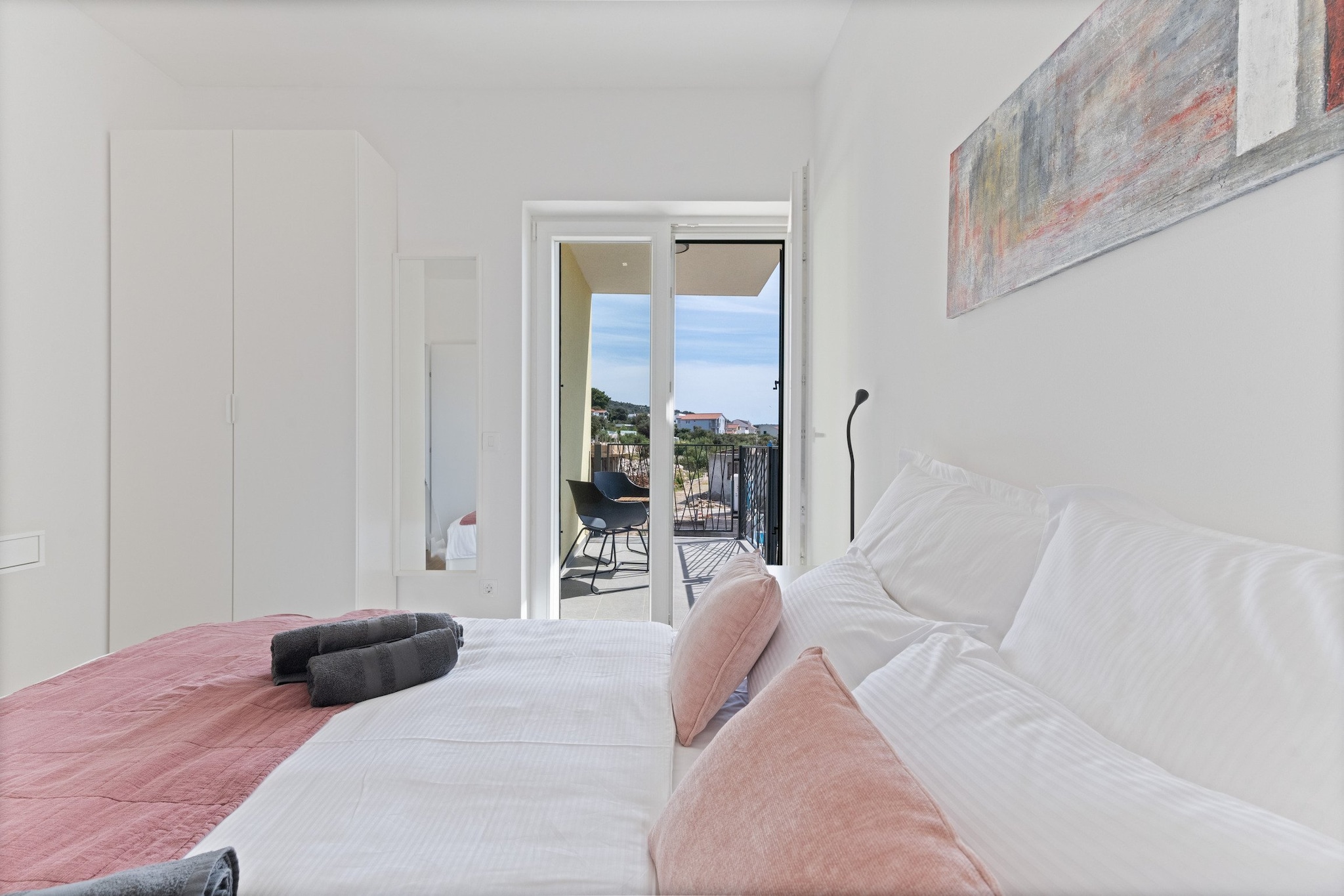 Luxury Living at Horizon Retreat - Deluxe Two Bedroom Apartment (owner  West S6)-Bedroom