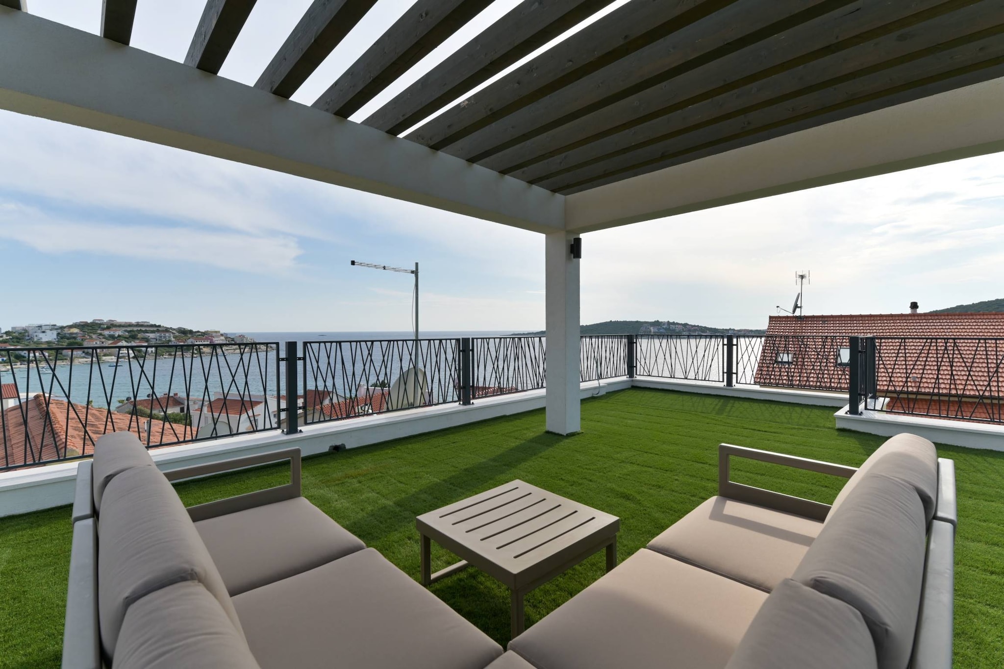 Luxury Living at Horizon Retreat - Standard Two Bedroom Apartment (Owner West S7)-Gardens summer