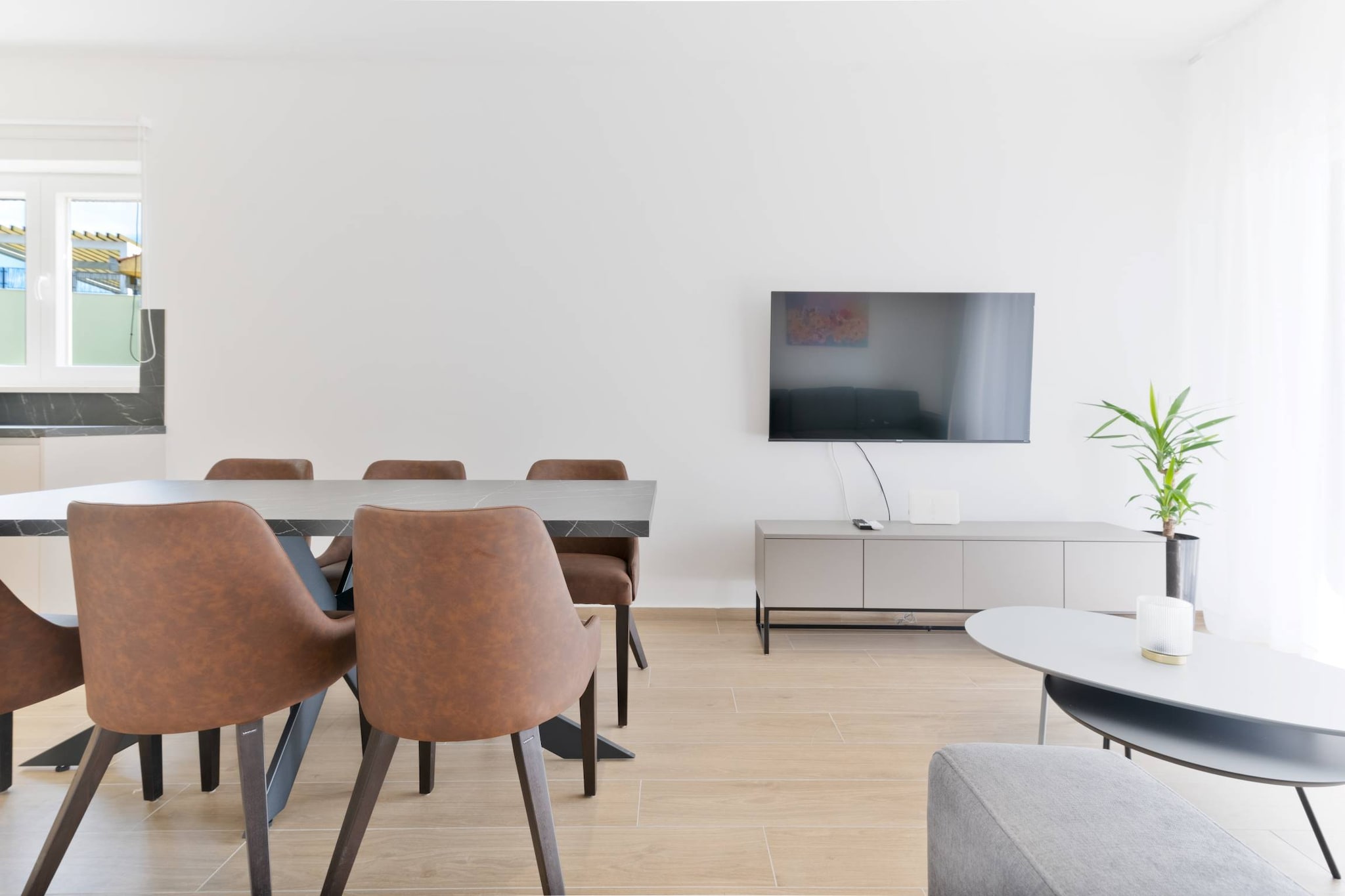 Luxury Living at Horizon Retreat - Standard Two Bedroom Apartment (Owner West S7)