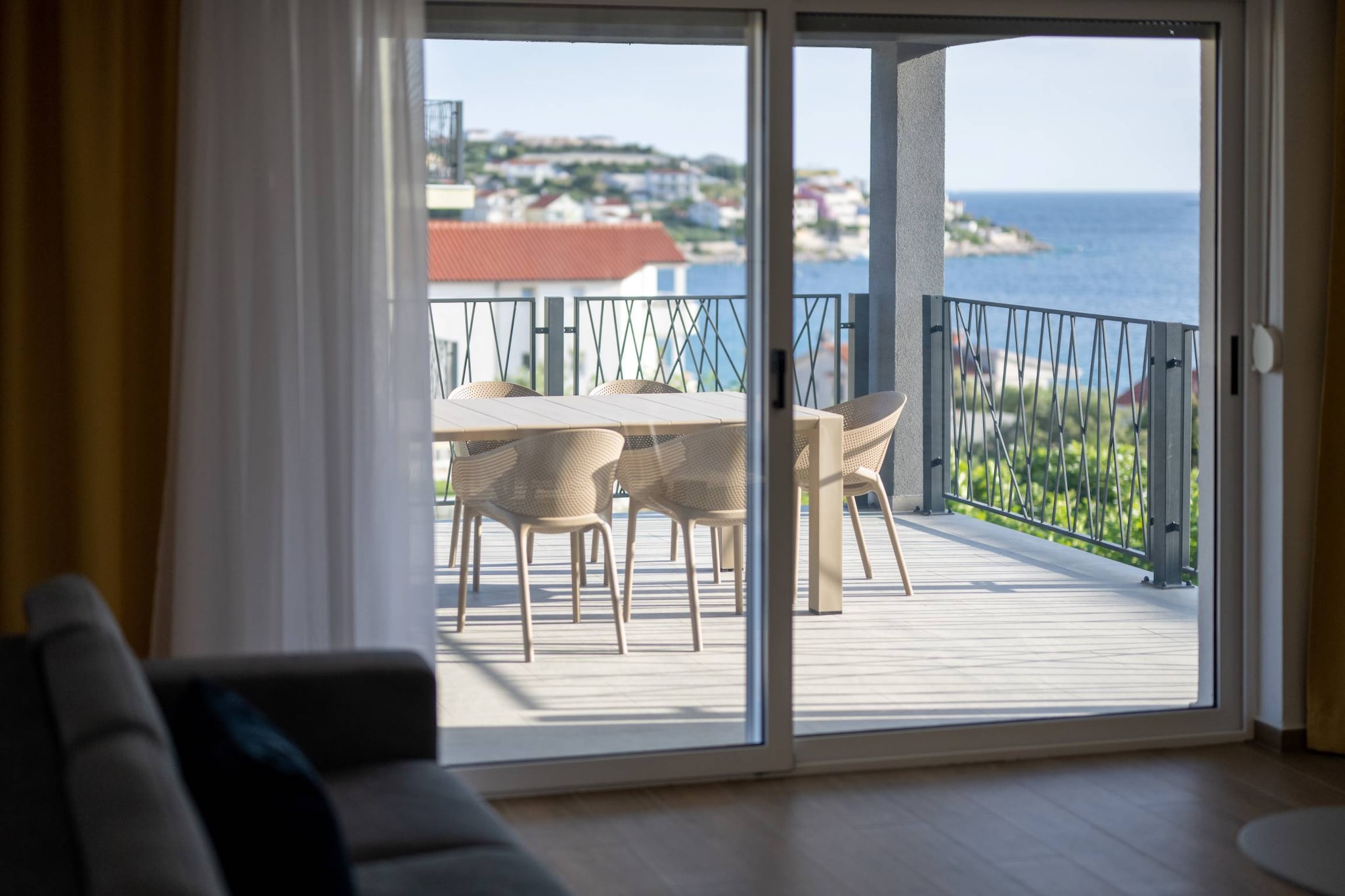 Luxury Living at Horizon Retreat - Comfort Three Bedroom Apartment (owner Central S8)-Terrace balcony