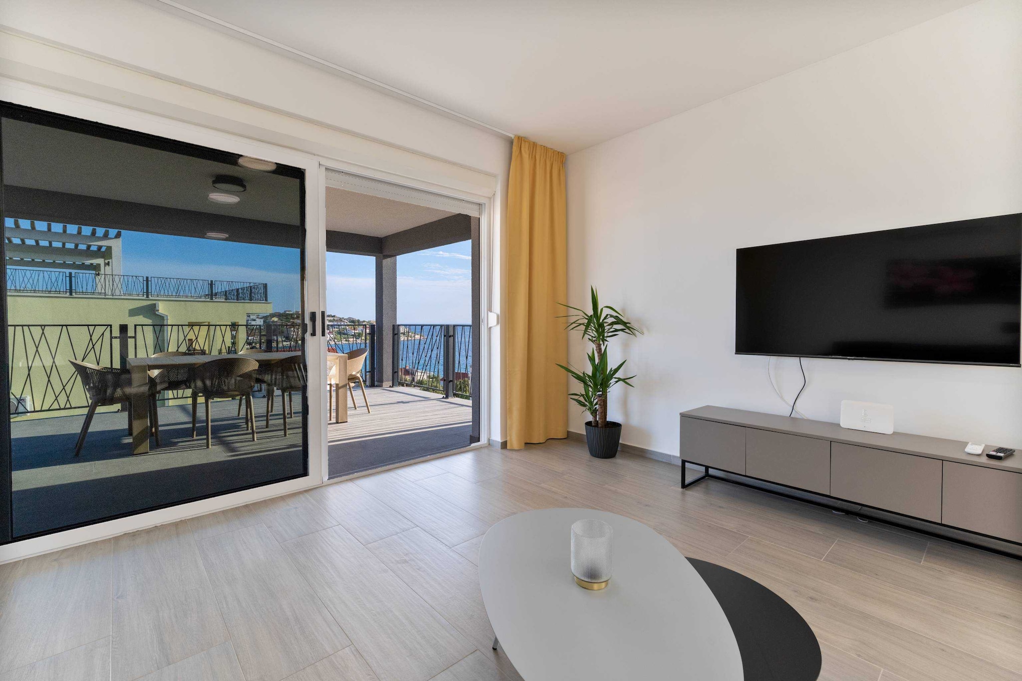 Luxury Living at Horizon Retreat - Comfort Three Bedroom Apartment (owner Central S8)
